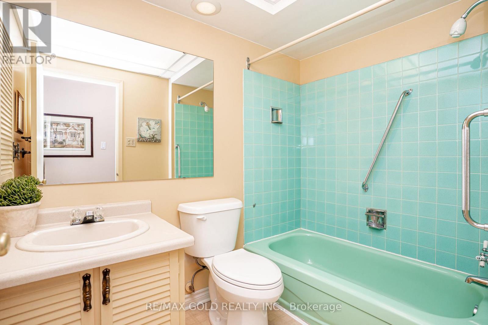 34 Deerfield Crescent, Brampton, Ontario  L6T 1K7 - Photo 22 - W12981394