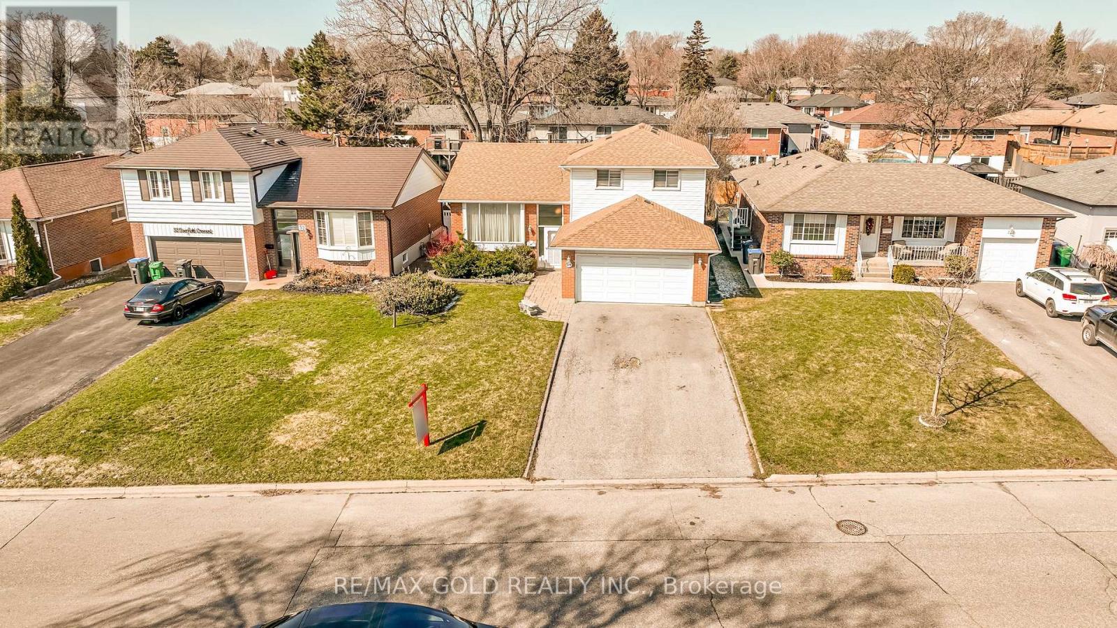34 Deerfield Crescent, Brampton, Ontario  L6T 1K7 - Photo 42 - W12981394