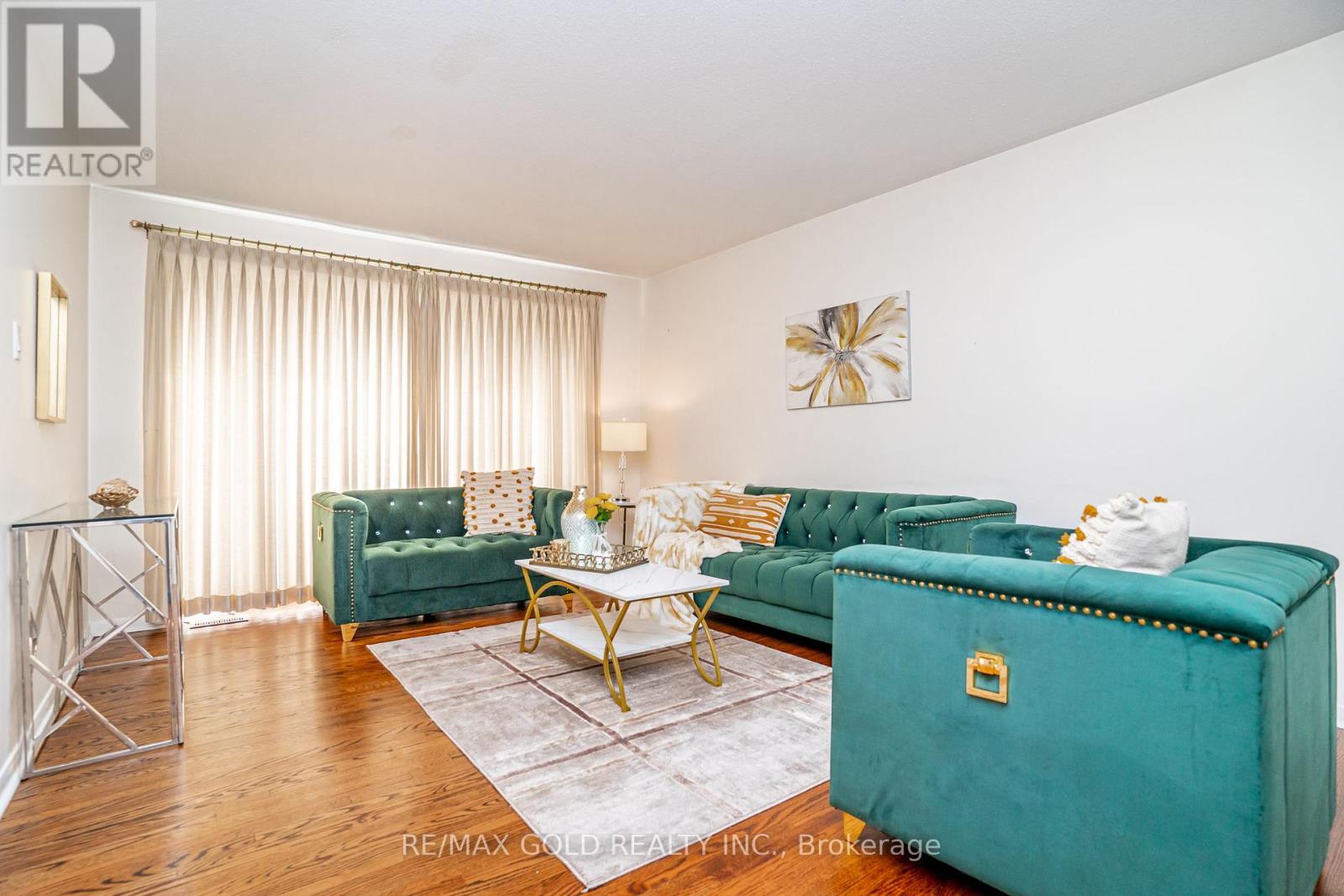 34 Deerfield Crescent, Brampton, Ontario  L6T 1K7 - Photo 7 - W12981394