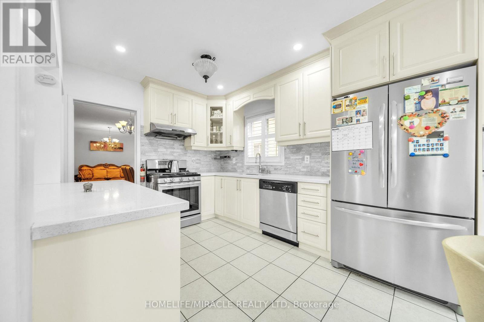 19 Culture Crescent, Brampton, Ontario  L6X 4V4 - Photo 16 - W12981404