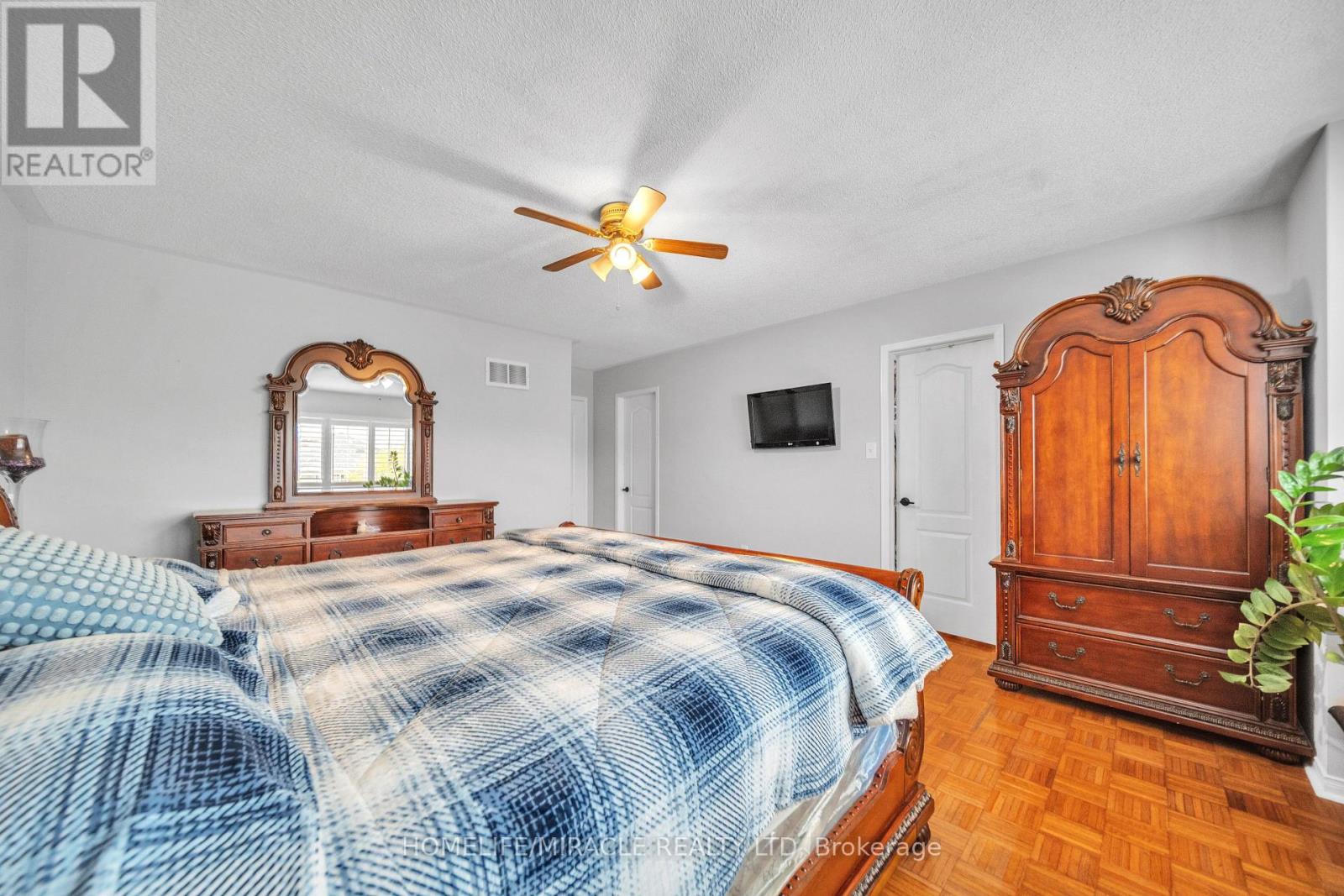 19 Culture Crescent, Brampton, Ontario  L6X 4V4 - Photo 23 - W12981404