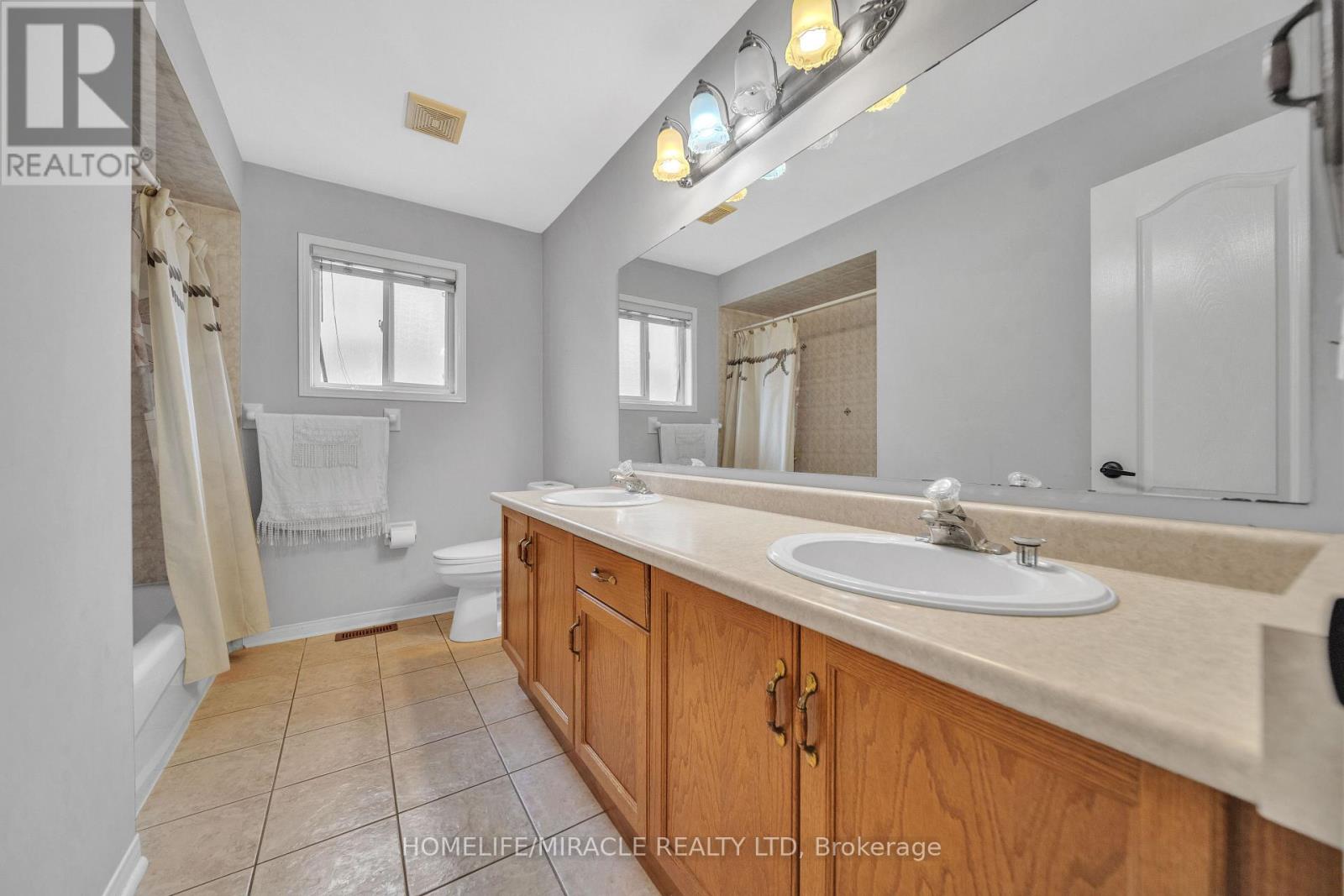 19 Culture Crescent, Brampton, Ontario  L6X 4V4 - Photo 32 - W12981404