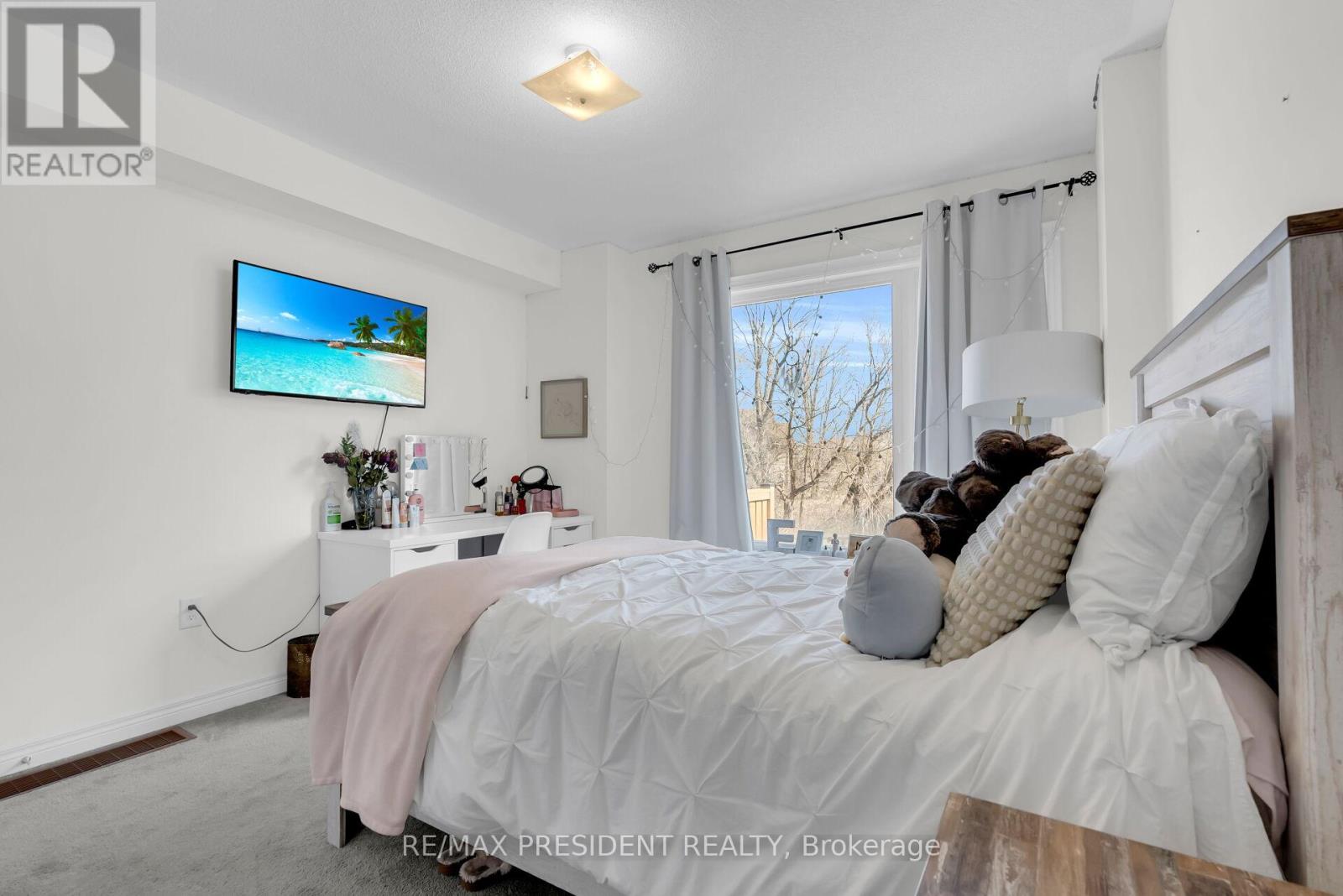 40 Queenpost Drive, Brampton (Credit Valley), Ontario  L6Y 6L2 - Photo 12 - W12981424