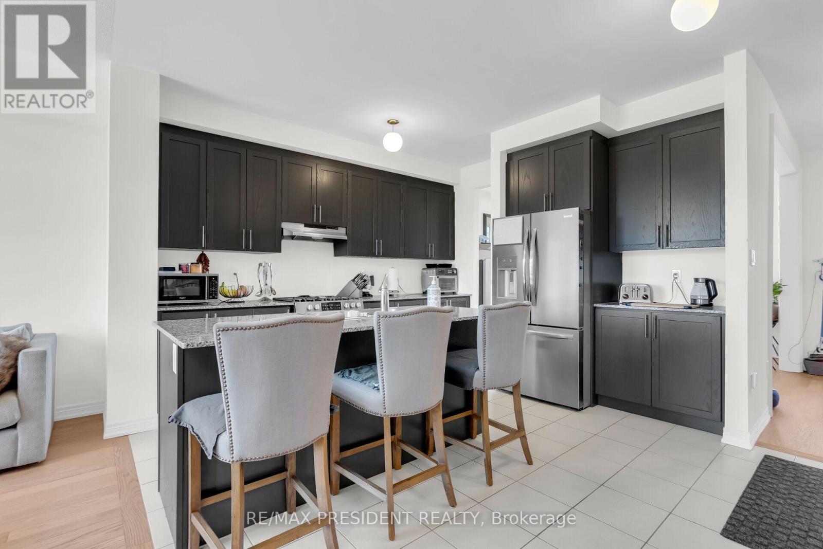 40 Queenpost Drive, Brampton (Credit Valley), Ontario  L6Y 6L2 - Photo 15 - W12981424