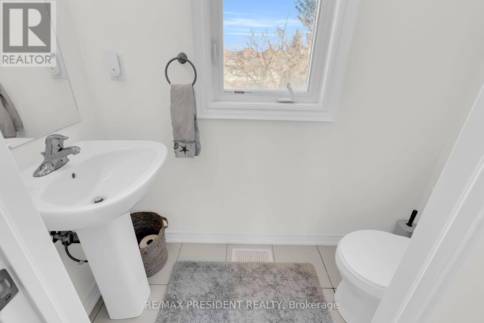 40 Queenpost Drive, Brampton (Credit Valley), Ontario  L6Y 6L2 - Photo 23 - W12981424