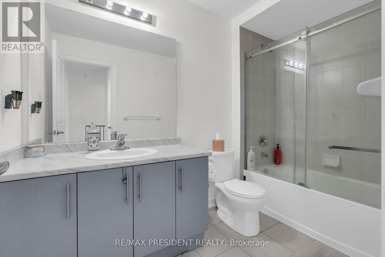 40 Queenpost Drive, Brampton (Credit Valley), Ontario  L6Y 6L2 - Photo 33 - W12981424