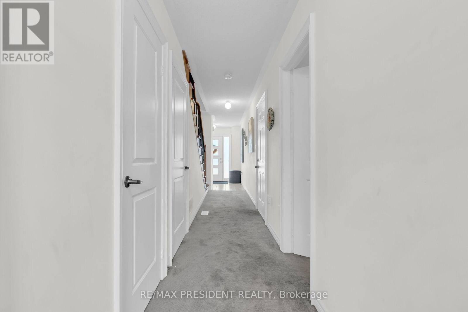 40 Queenpost Drive, Brampton (Credit Valley), Ontario  L6Y 6L2 - Photo 9 - W12981424