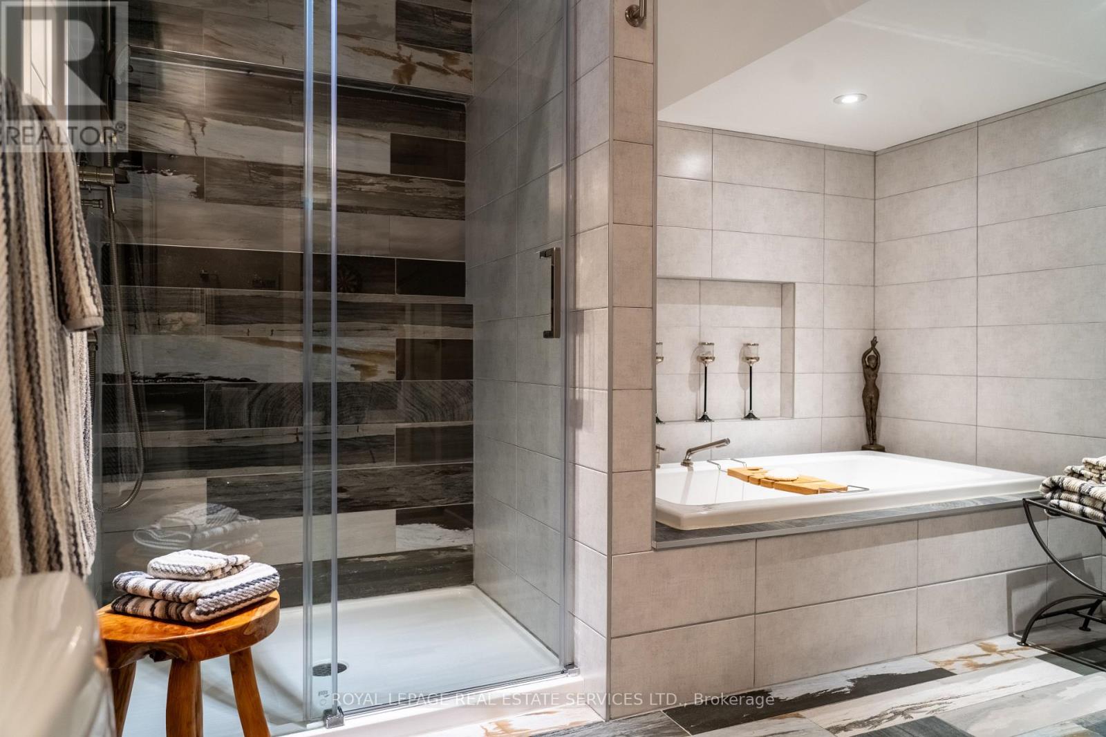 781 Fletcher Valley Crescent, Mississauga, Ontario  L5J 2X4 - Photo 19 - W12981446