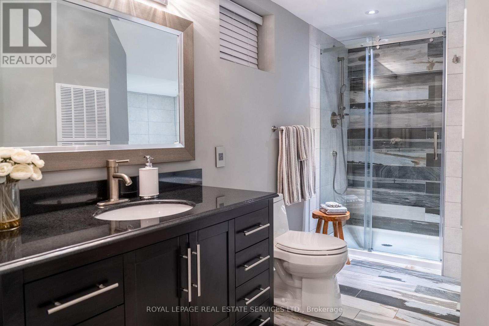 781 Fletcher Valley Crescent, Mississauga, Ontario  L5J 2X4 - Photo 21 - W12981446