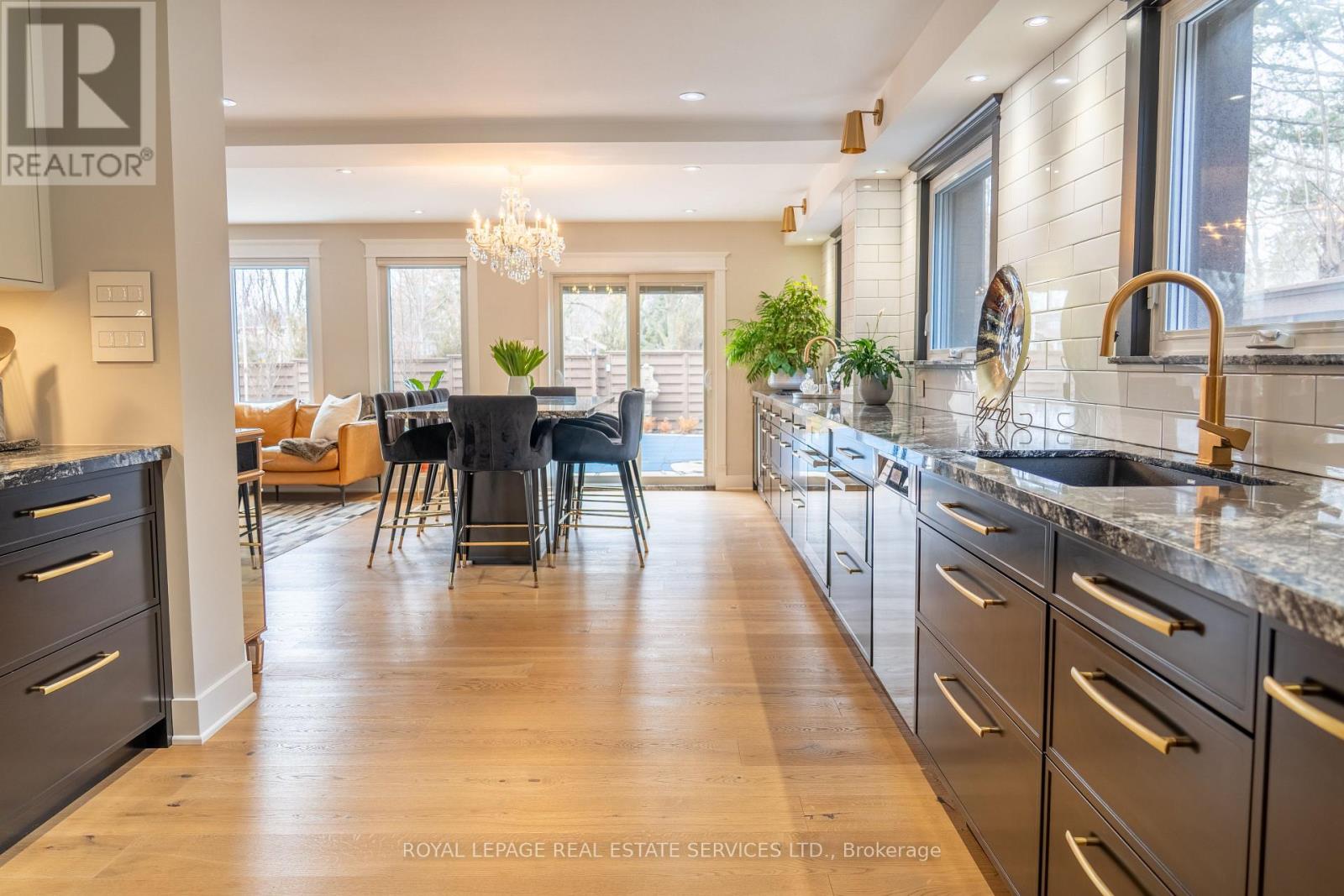 781 Fletcher Valley Crescent, Mississauga, Ontario  L5J 2X4 - Photo 5 - W12981446