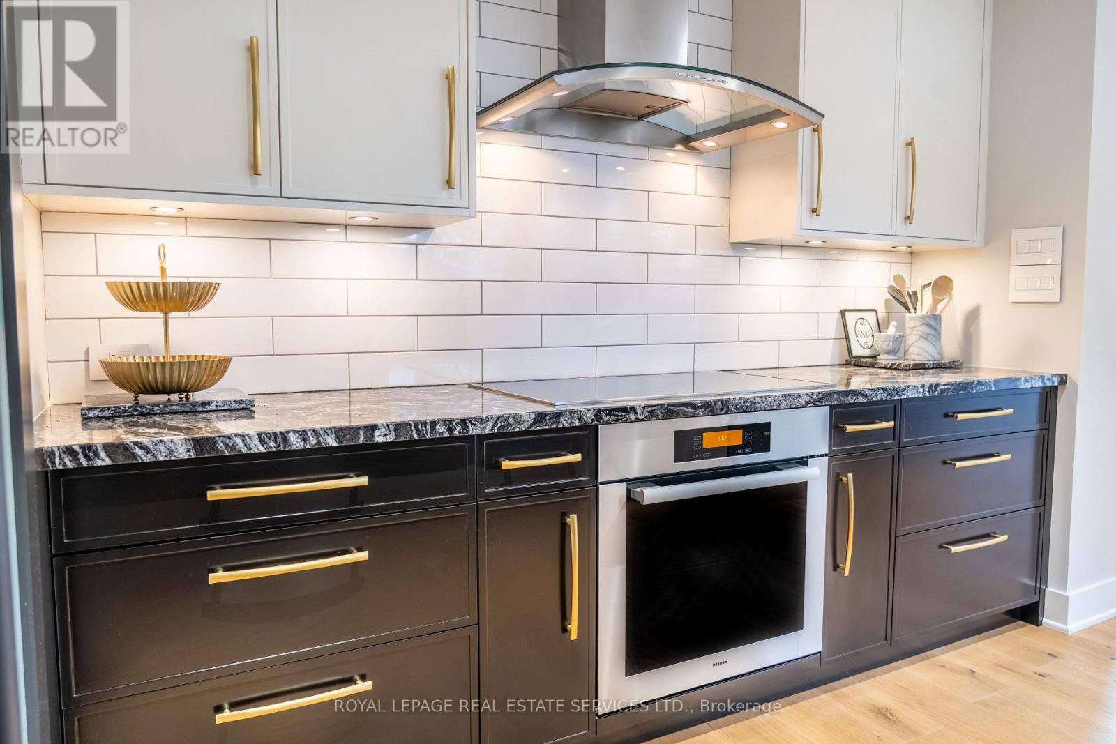 781 Fletcher Valley Crescent, Mississauga, Ontario  L5J 2X4 - Photo 6 - W12981446