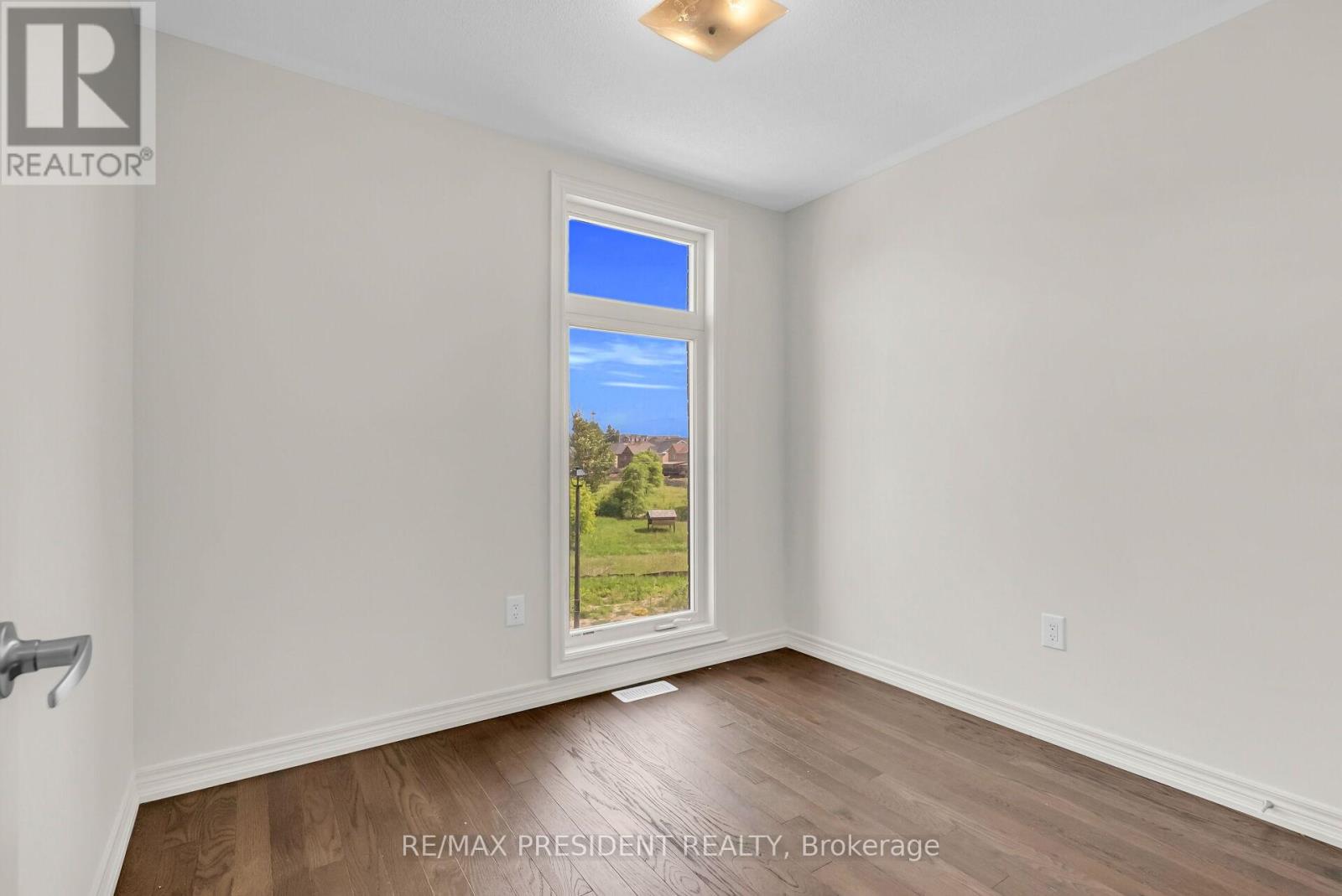 34 Queenpost Drive E, Brampton, Ontario  L6Y 6L2 - Photo 32 - W12981456