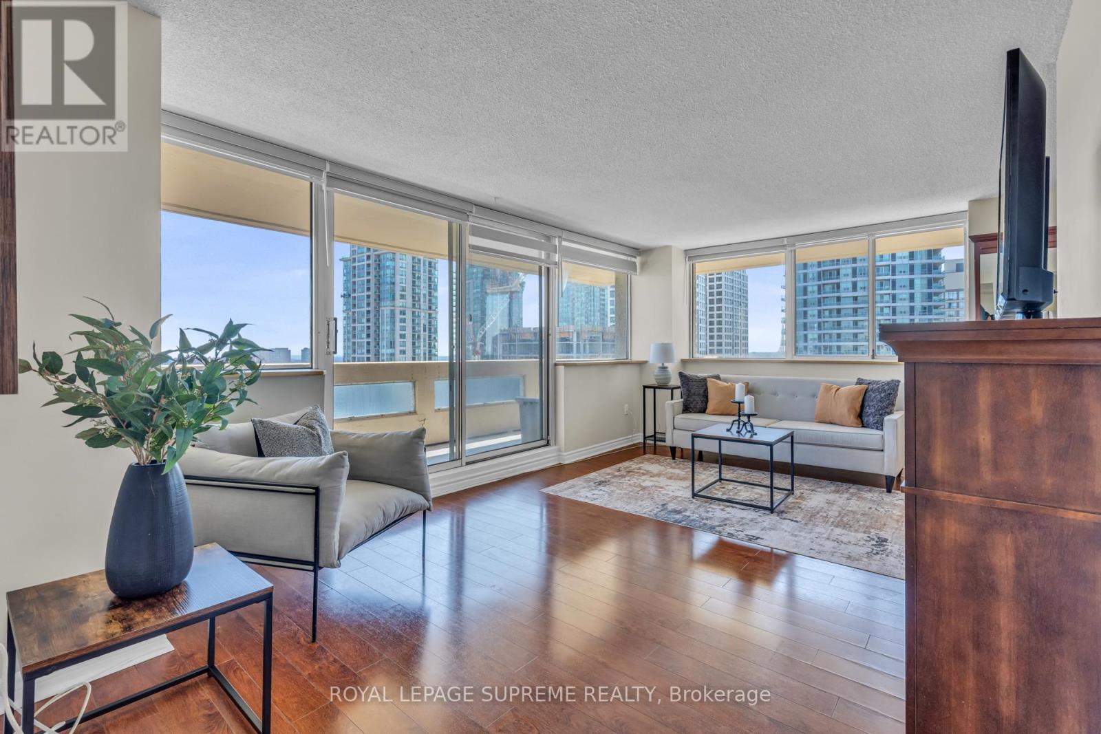 1907 - 3590 Kaneff Crescent, Mississauga, Ontario  L5A 3X3 - Photo 10 - W12981464