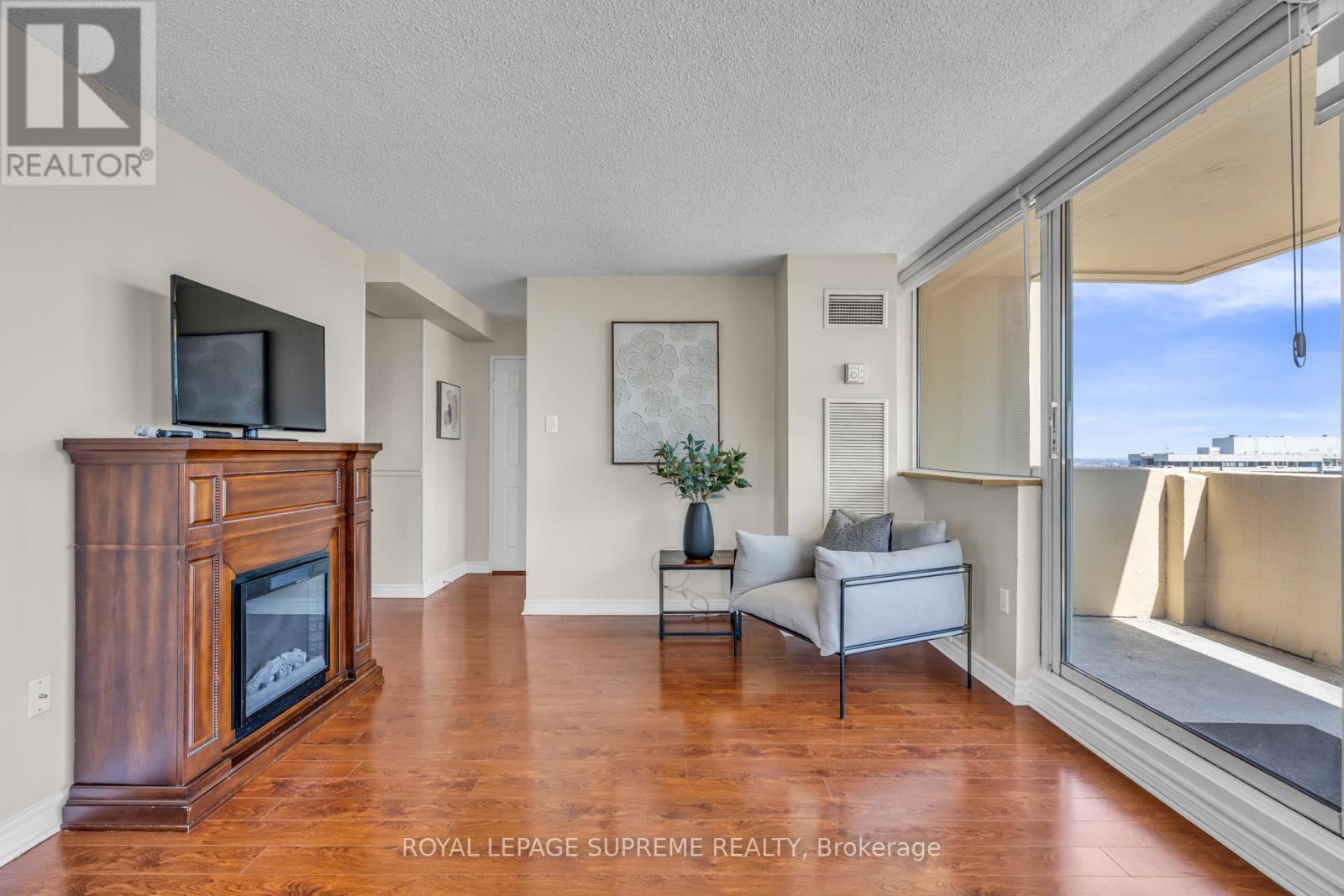 1907 - 3590 Kaneff Crescent, Mississauga, Ontario  L5A 3X3 - Photo 13 - W12981464