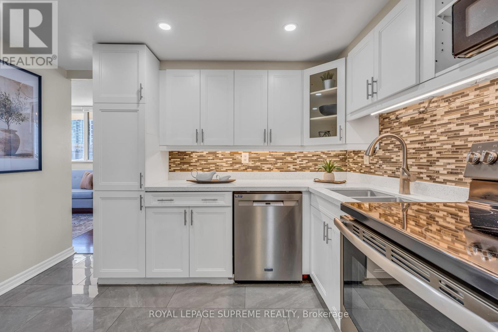 1907 - 3590 Kaneff Crescent, Mississauga, Ontario  L5A 3X3 - Photo 21 - W12981464