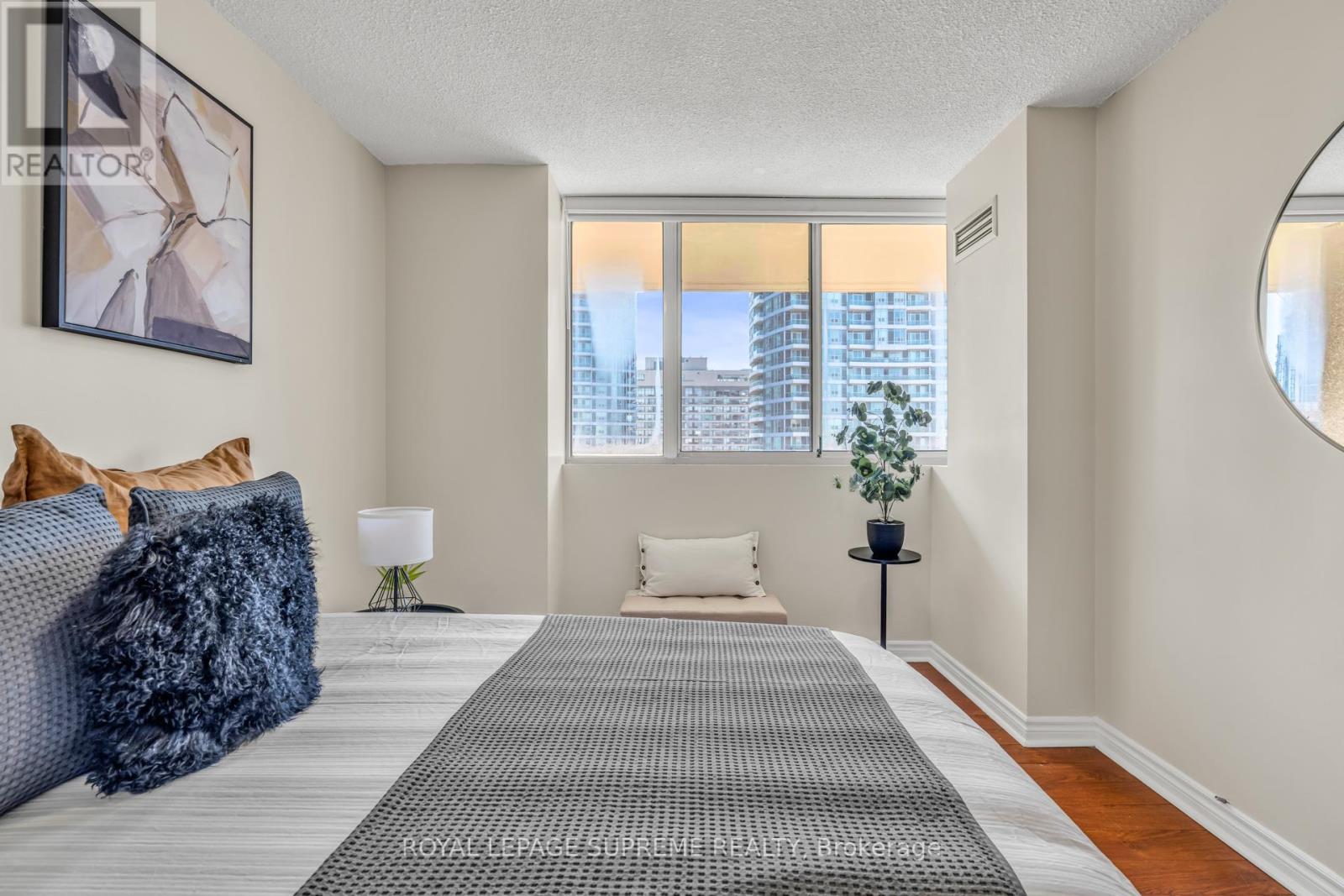 1907 - 3590 Kaneff Crescent, Mississauga, Ontario  L5A 3X3 - Photo 37 - W12981464