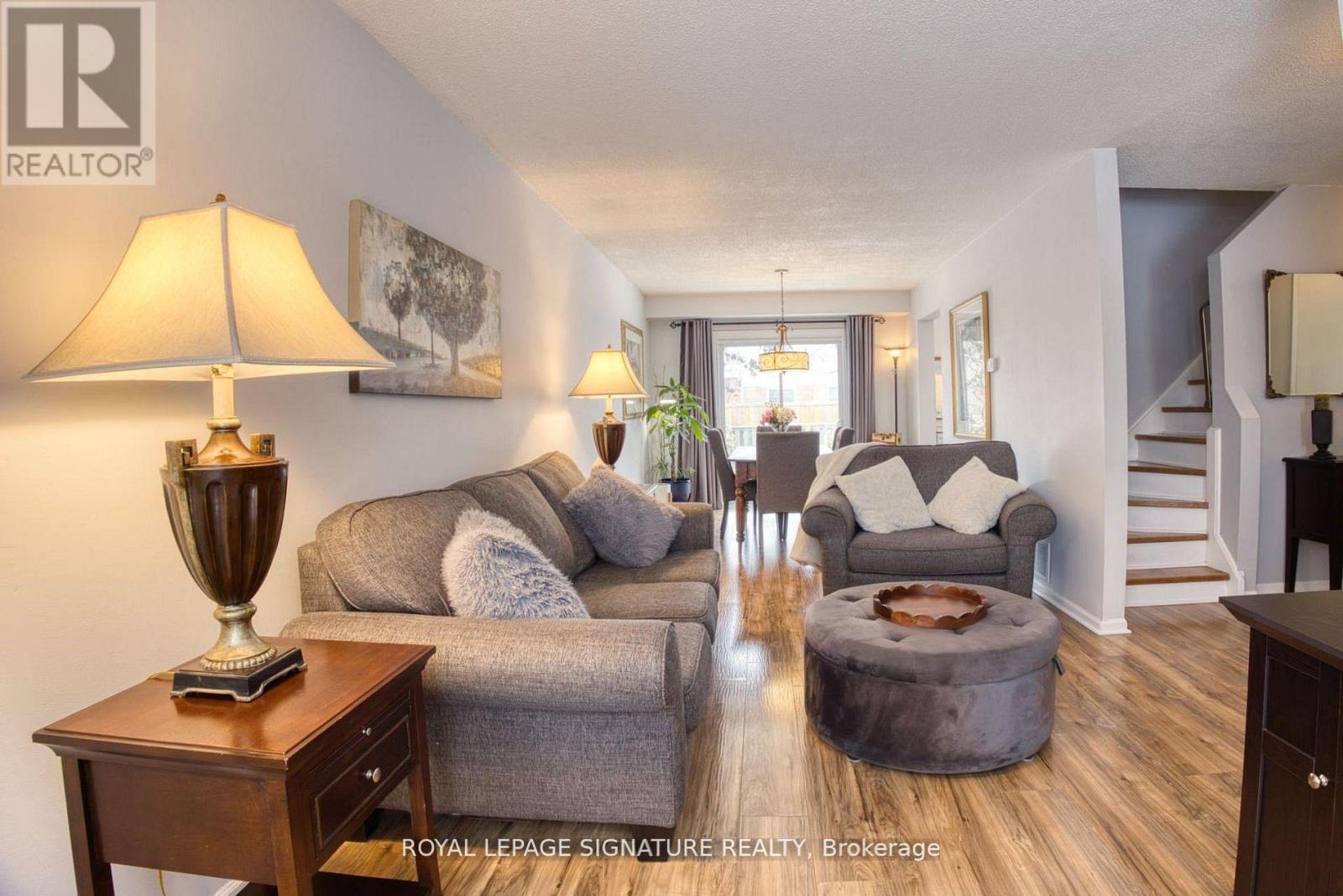 6448 Colebrook Crescent, Mississauga, Ontario  L5N 3E4 - Photo 4 - W12981494