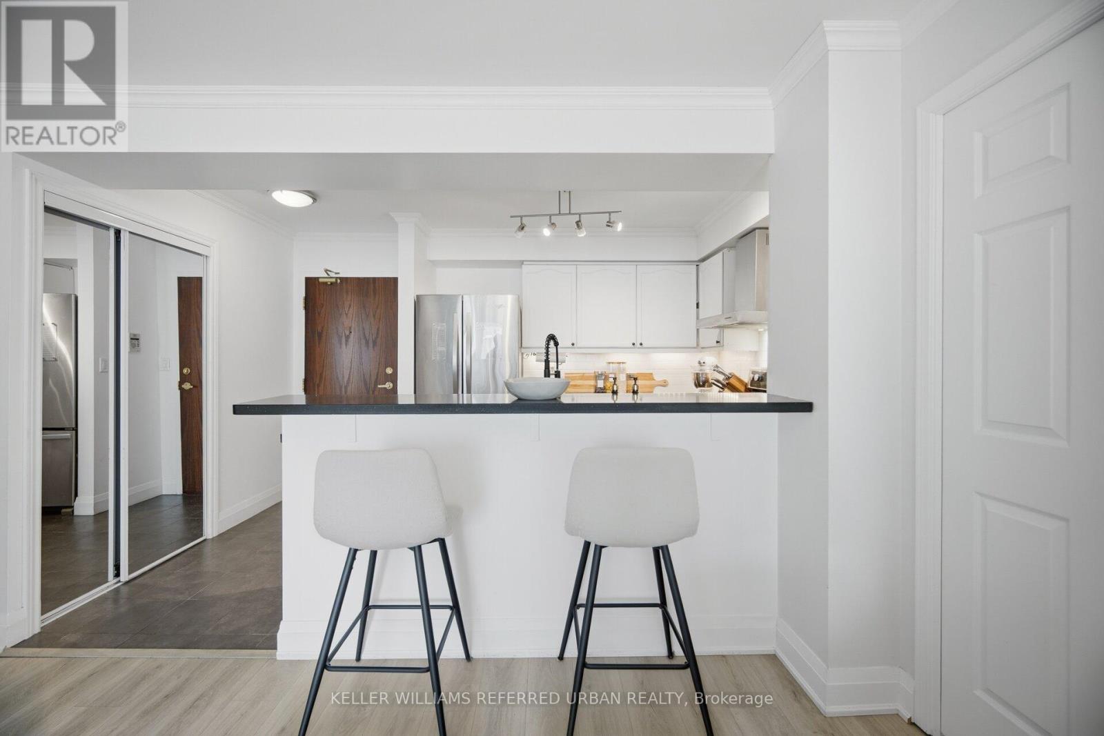 707 - 190 MANITOBA STREET, Toronto, Ontario