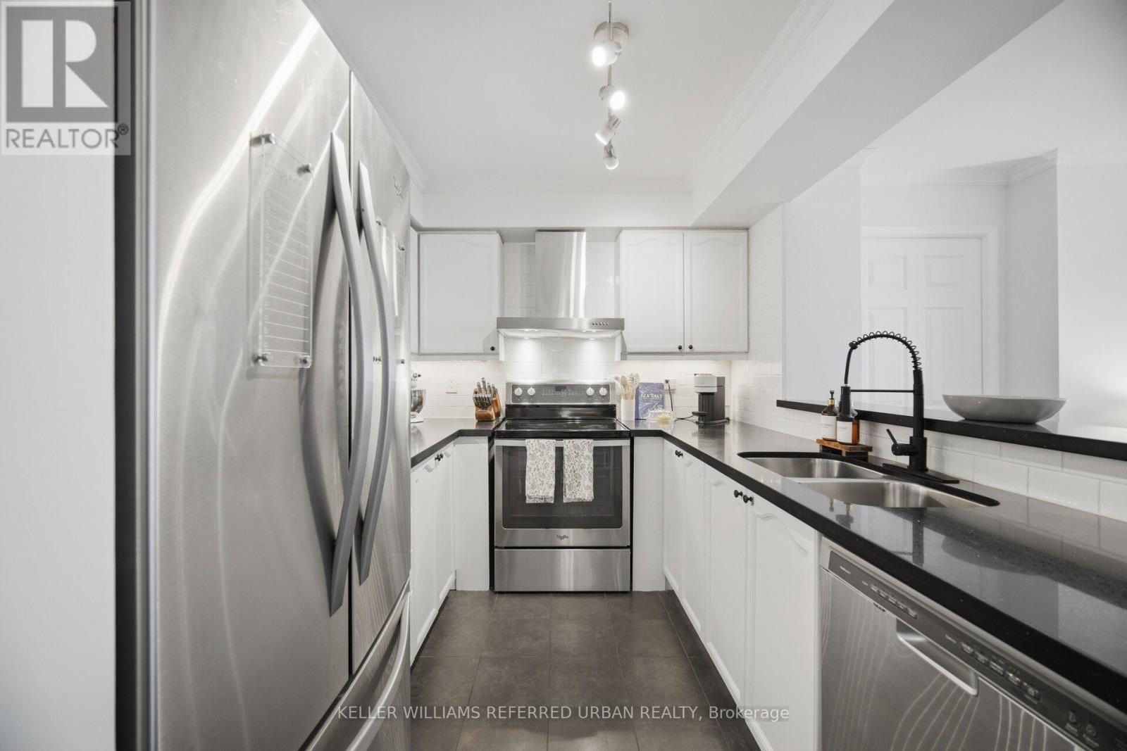 707 - 190 Manitoba Street, Toronto, Ontario  M8Y 3Y8 - Photo 3 - W12981516