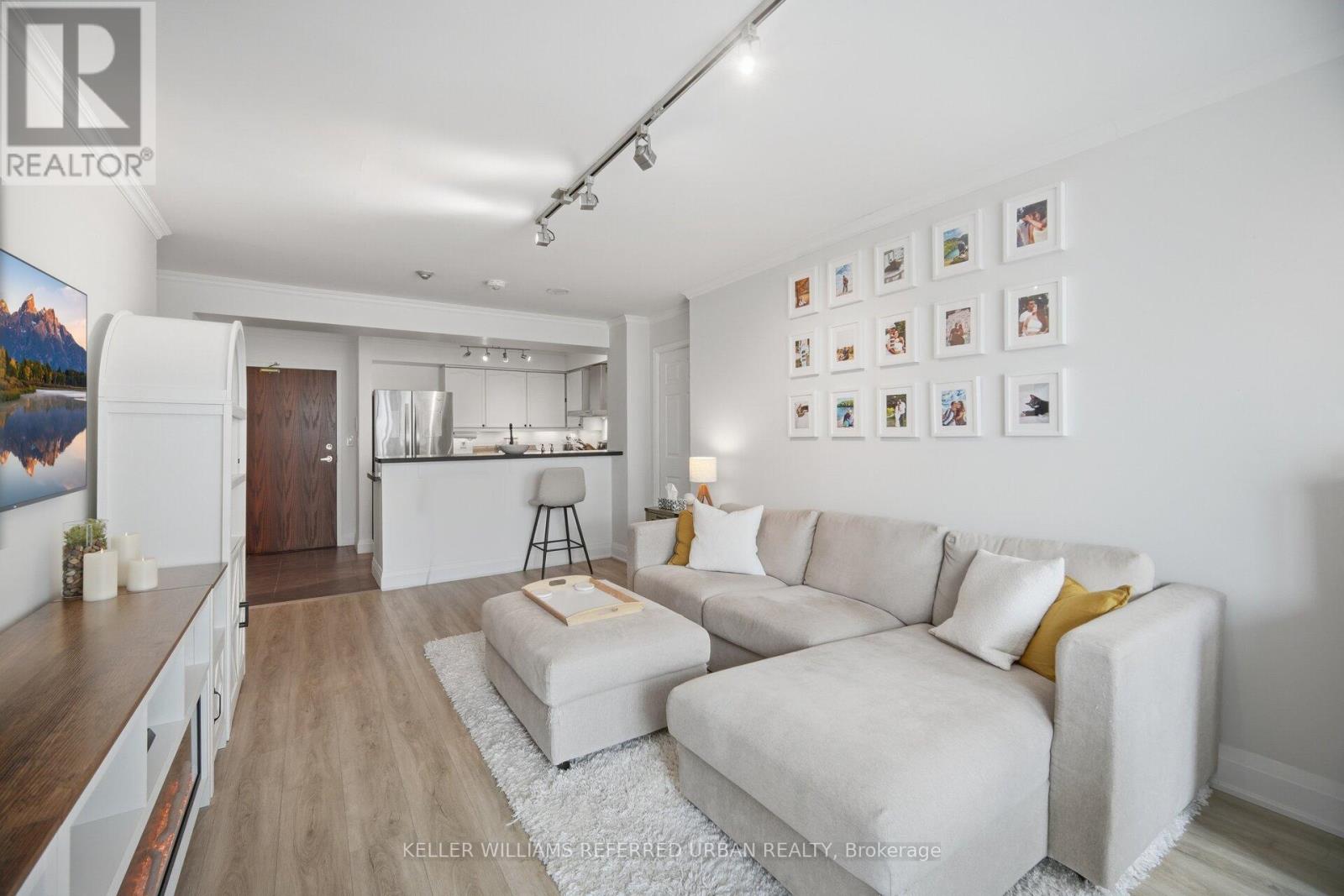 707 - 190 Manitoba Street, Toronto, Ontario  M8Y 3Y8 - Photo 5 - W12981516