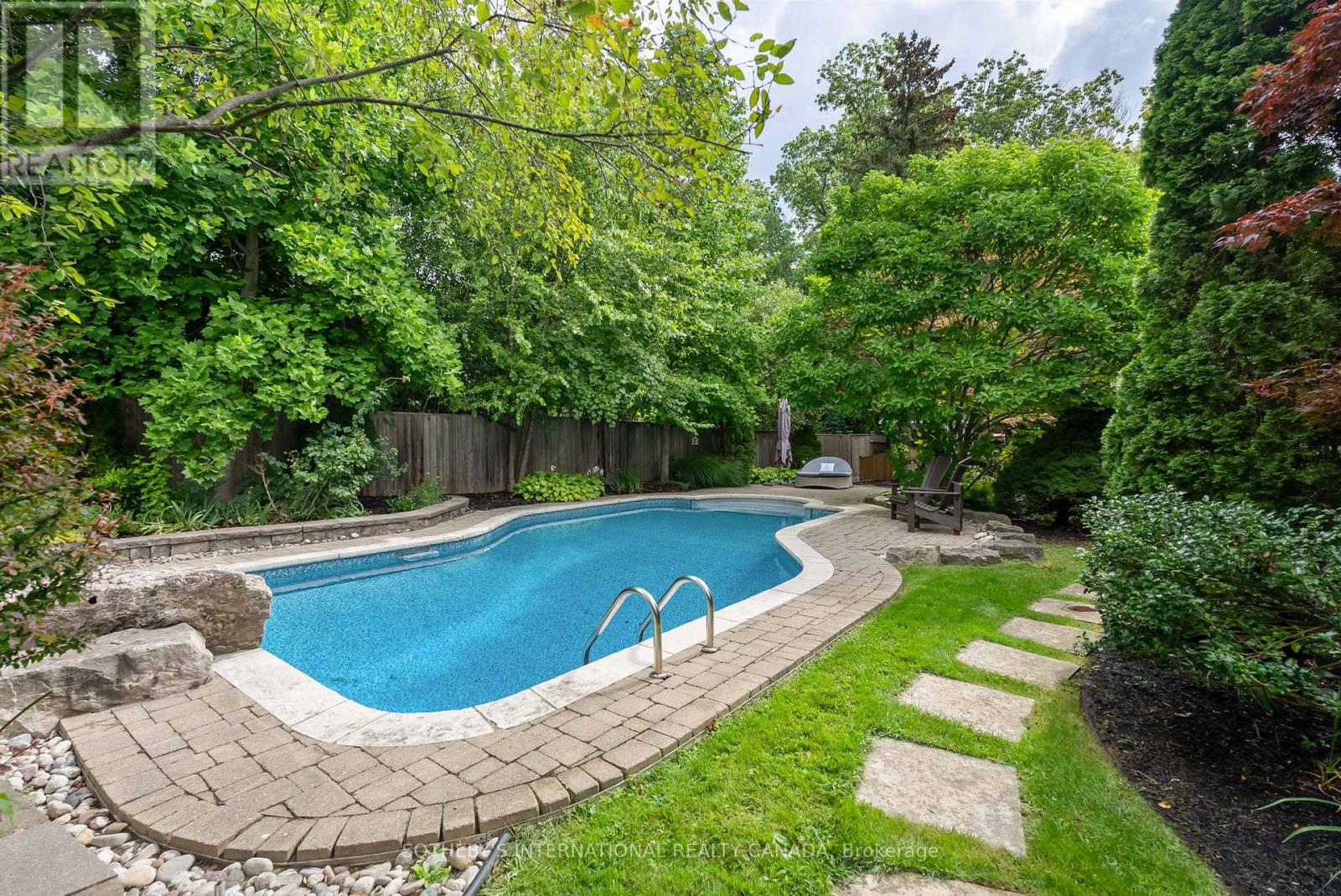 79 Birch Hill Lane, Oakville, Ontario  L6K 2P1 - Photo 10 - W12981536