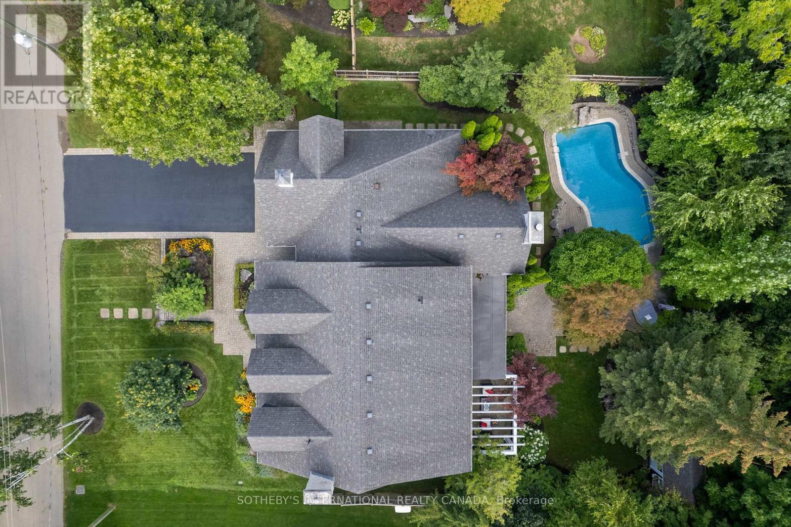 79 Birch Hill Lane, Oakville, Ontario  L6K 2P1 - Photo 2 - W12981536