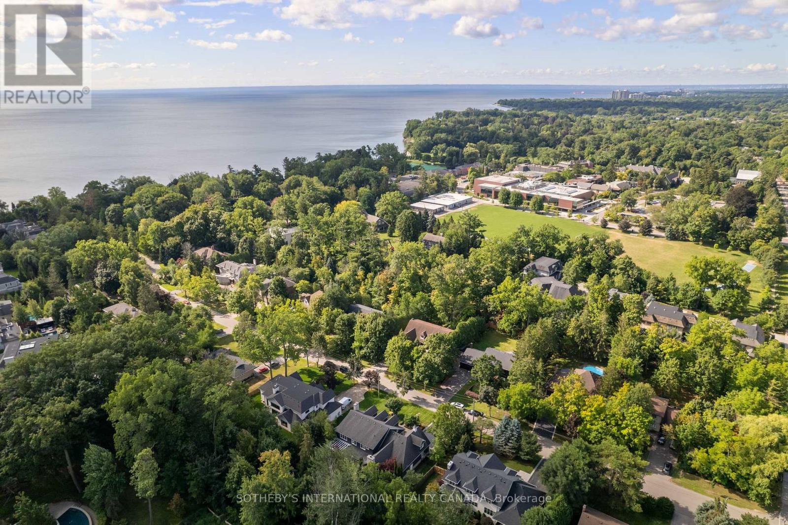 79 Birch Hill Lane, Oakville, Ontario  L6K 2P1 - Photo 5 - W12981536