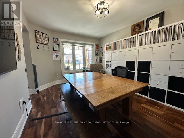 1078 Augustus Drive, Burlington, Ontario  L7S 2L1 - Photo 21 - W12981584