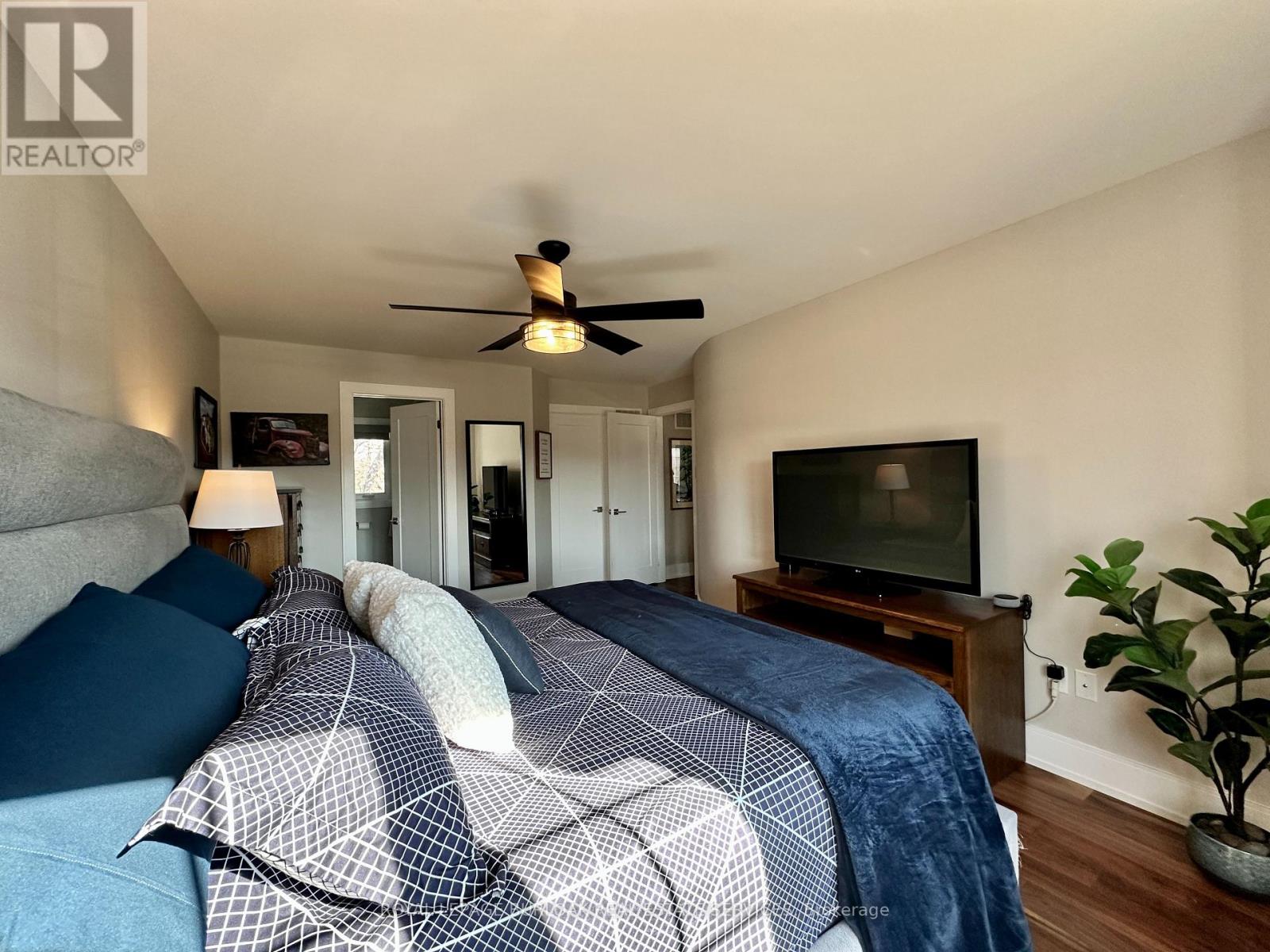 1078 Augustus Drive, Burlington, Ontario  L7S 2L1 - Photo 23 - W12981584