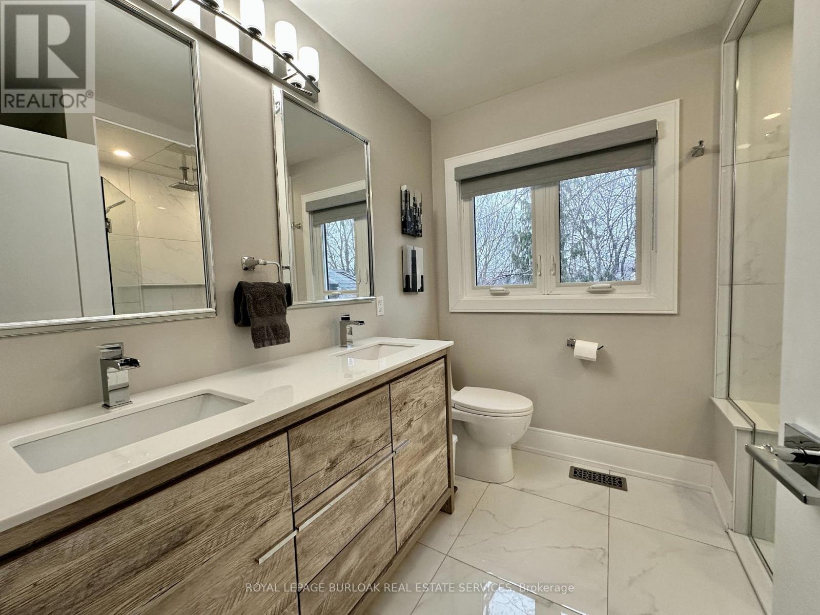 1078 Augustus Drive, Burlington, Ontario  L7S 2L1 - Photo 26 - W12981584