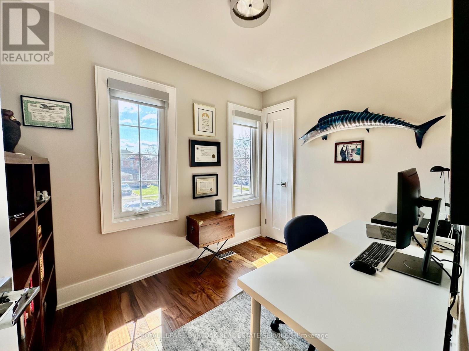 1078 Augustus Drive, Burlington, Ontario  L7S 2L1 - Photo 32 - W12981584