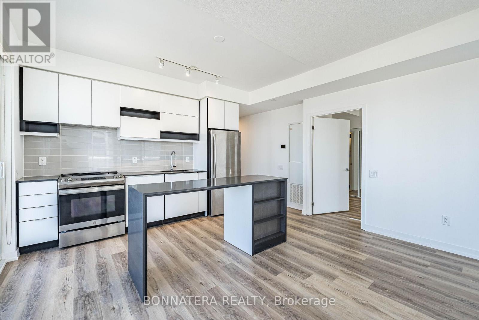 2003 - 4065 Confederation Parkway, Mississauga, Ontario  L5B 0L4 - Photo 14 - W12981602