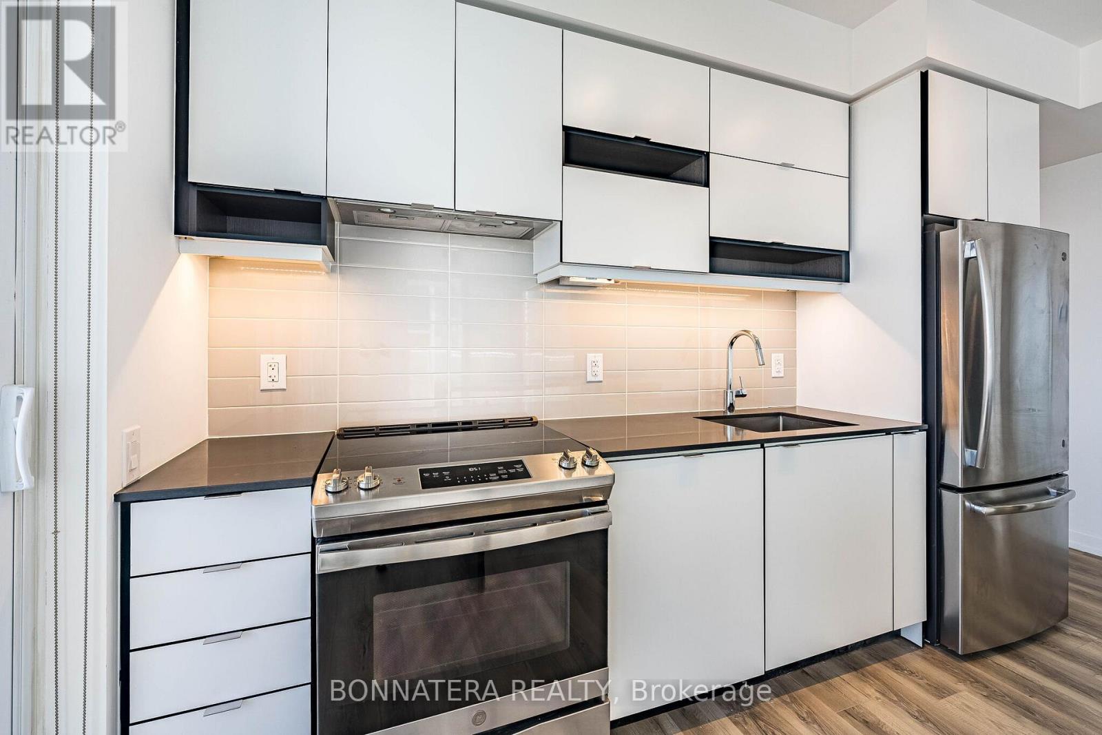 2003 - 4065 Confederation Parkway, Mississauga, Ontario  L5B 0L4 - Photo 16 - W12981602