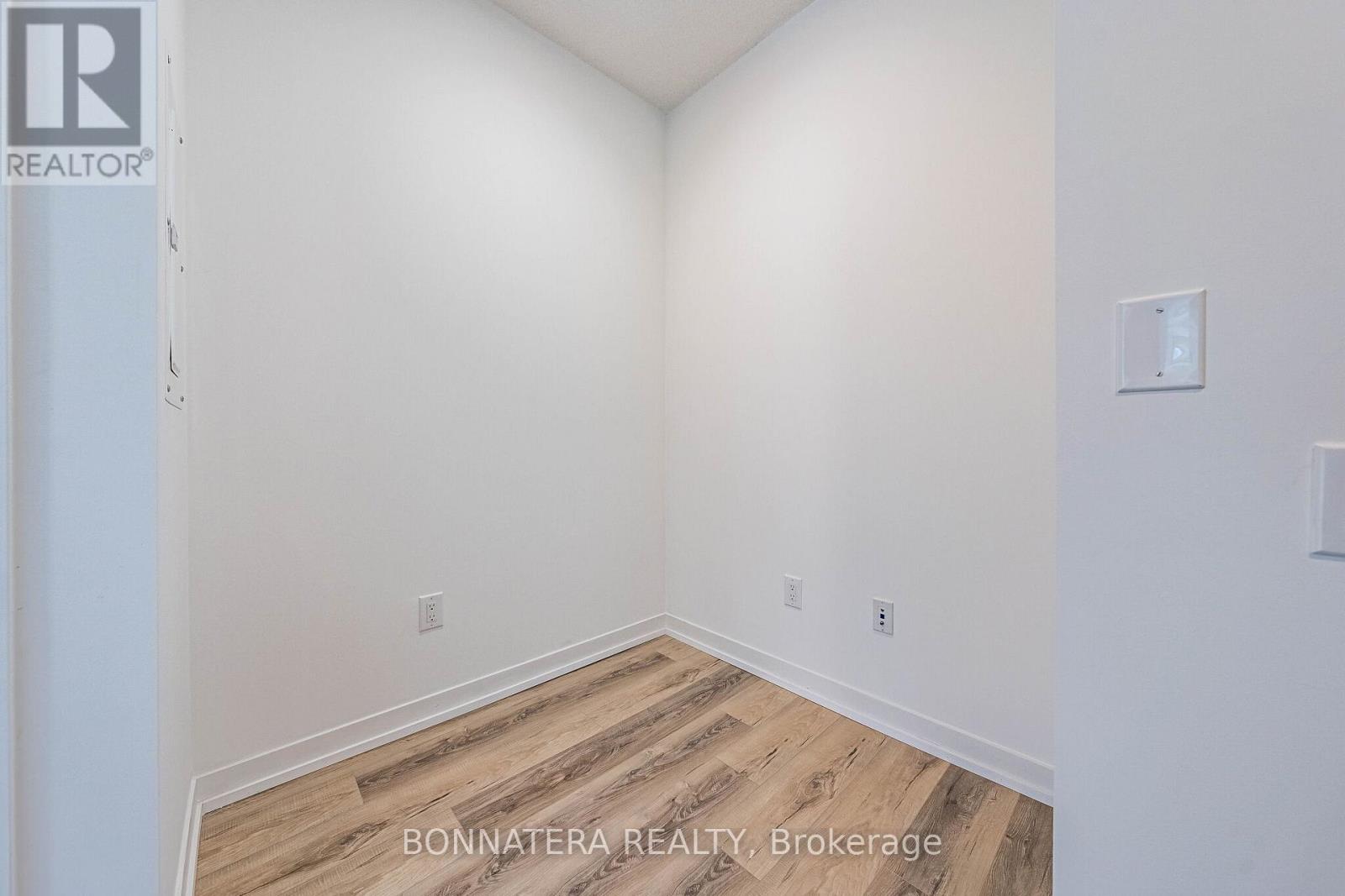 2003 - 4065 Confederation Parkway, Mississauga, Ontario  L5B 0L4 - Photo 29 - W12981602