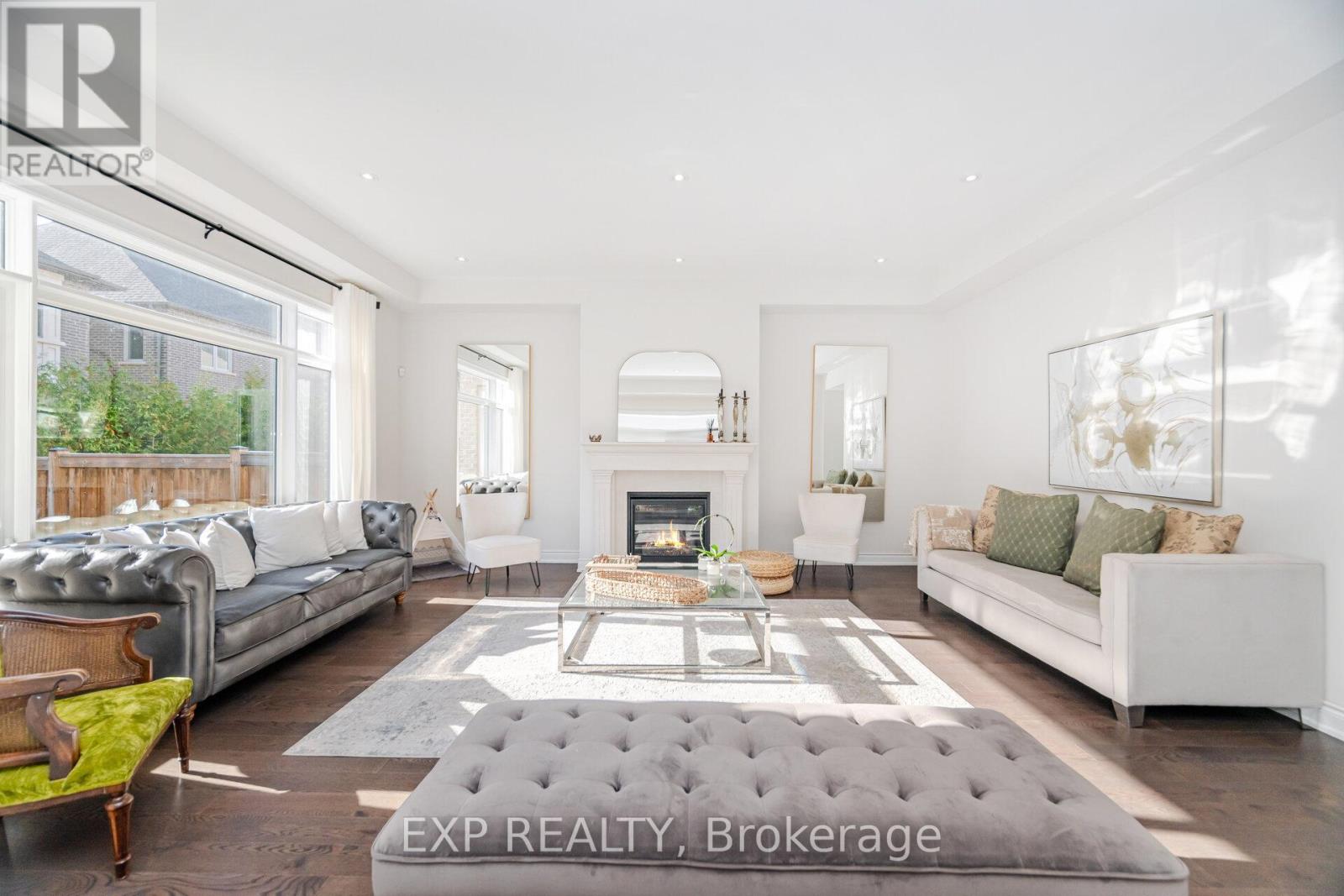 3102 Millicent Avenue, Oakville, Ontario  L6H 0V2 - Photo 3 - W12981604