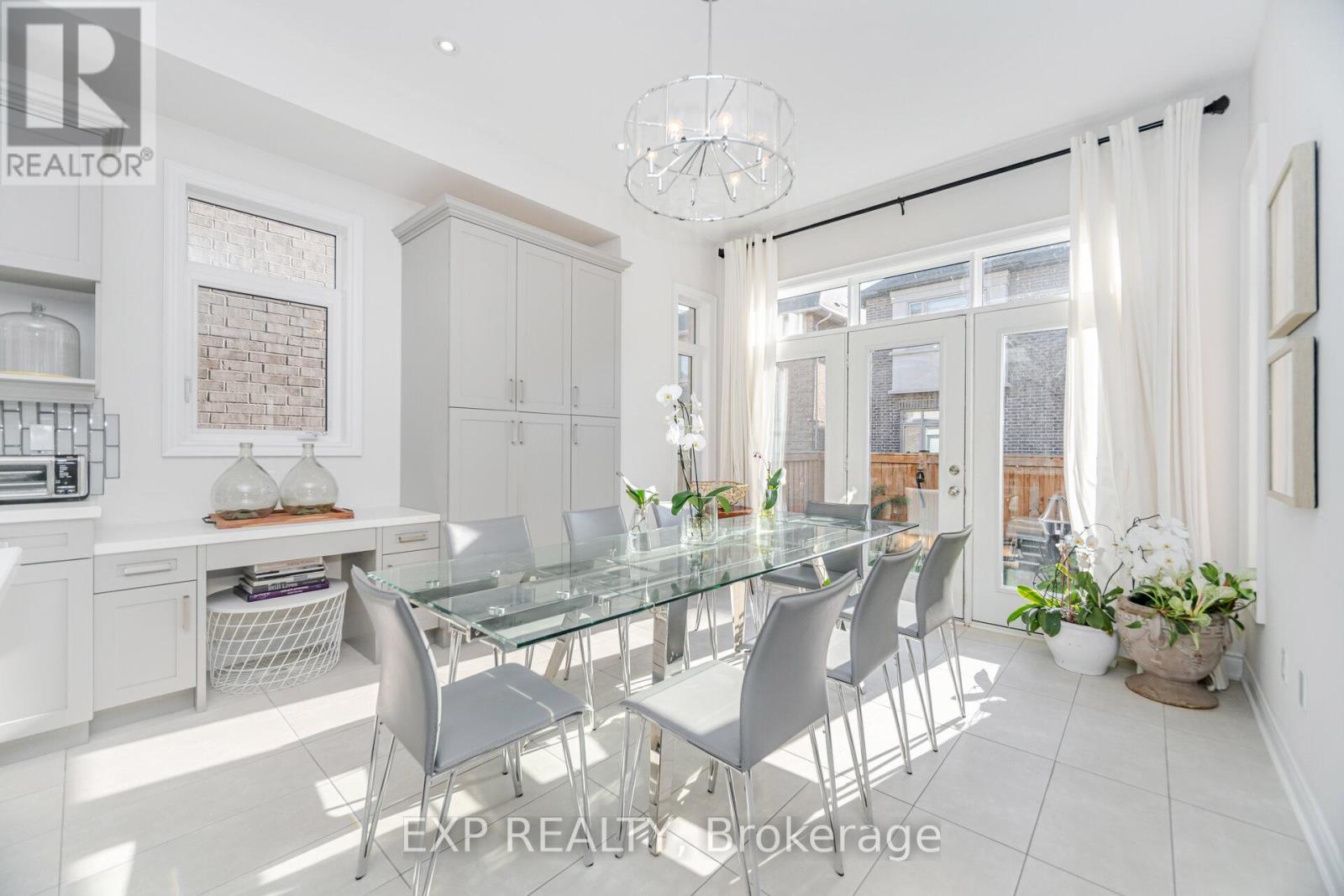 3102 Millicent Avenue, Oakville, Ontario  L6H 0V2 - Photo 6 - W12981604