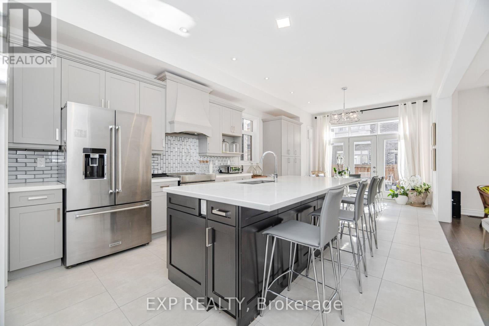 3102 Millicent Avenue, Oakville, Ontario  L6H 0V2 - Photo 8 - W12981604