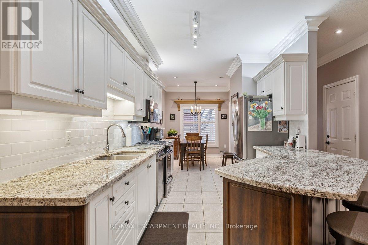 3 - 1019 North Shore Boulevard E, Burlington, Ontario  L7T 1X8 - Photo 14 - W12981628