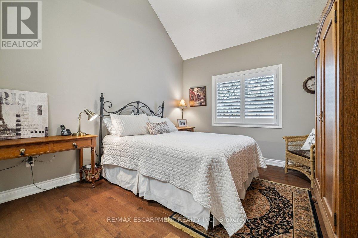 3 - 1019 North Shore Boulevard E, Burlington, Ontario  L7T 1X8 - Photo 20 - W12981628