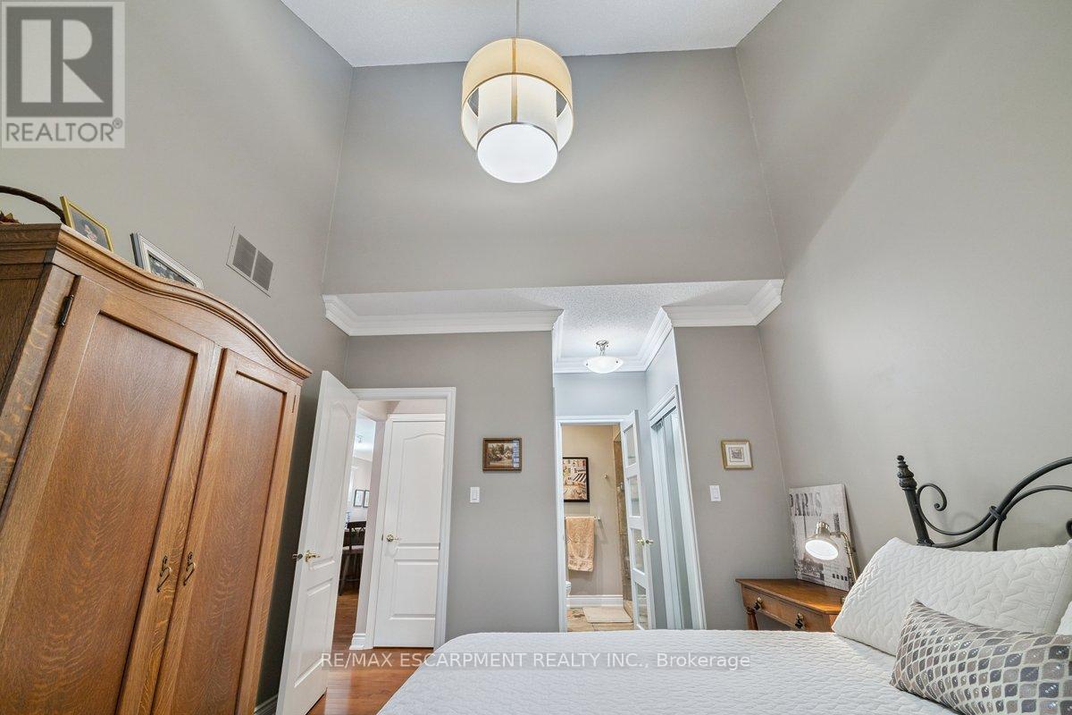 3 - 1019 North Shore Boulevard E, Burlington, Ontario  L7T 1X8 - Photo 22 - W12981628