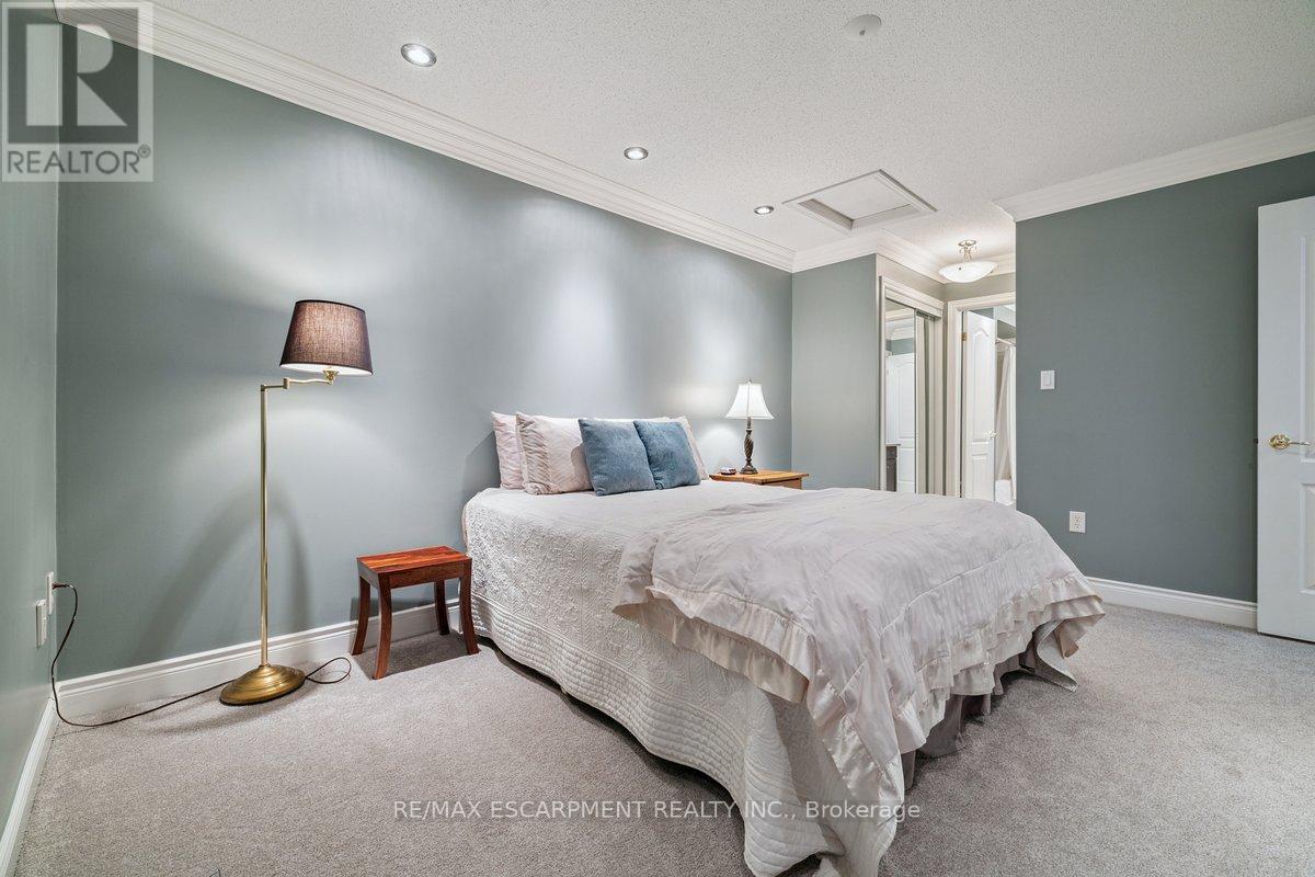 3 - 1019 North Shore Boulevard E, Burlington, Ontario  L7T 1X8 - Photo 31 - W12981628