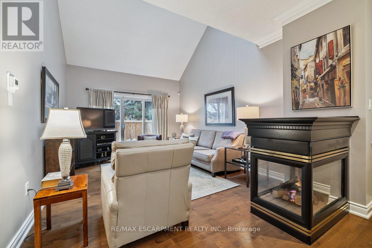 3 - 1019 North Shore Boulevard E, Burlington, Ontario  L7T 1X8 - Photo 4 - W12981628