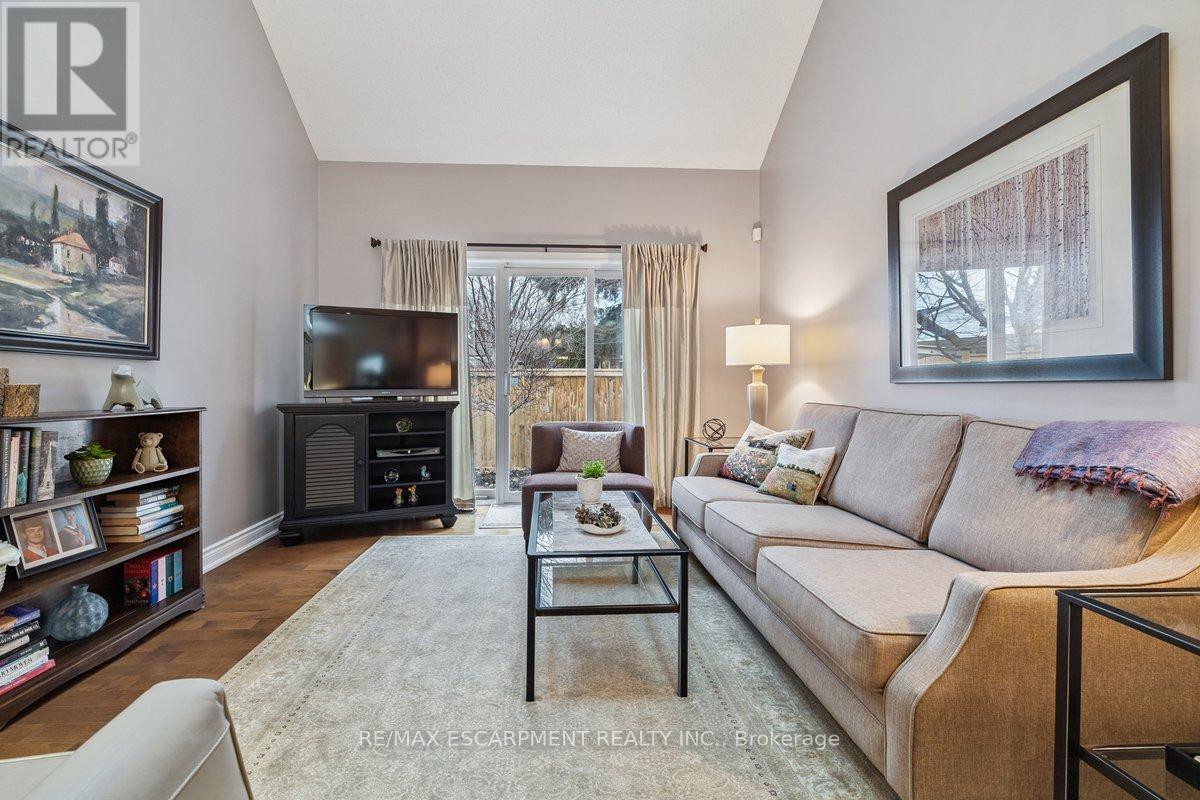 3 - 1019 North Shore Boulevard E, Burlington, Ontario  L7T 1X8 - Photo 6 - W12981628