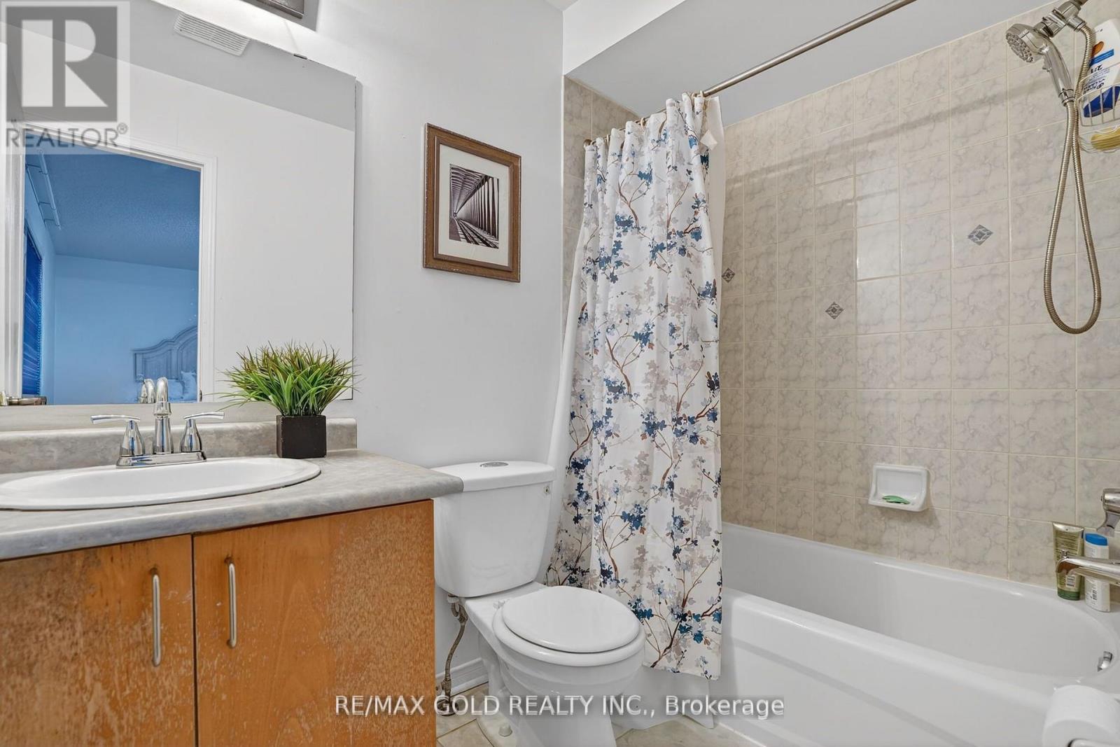 25 Spencer Drive, Brampton (Fletcher's Meadow), Ontario  L7A 2A2 - Photo 18 - W12981636