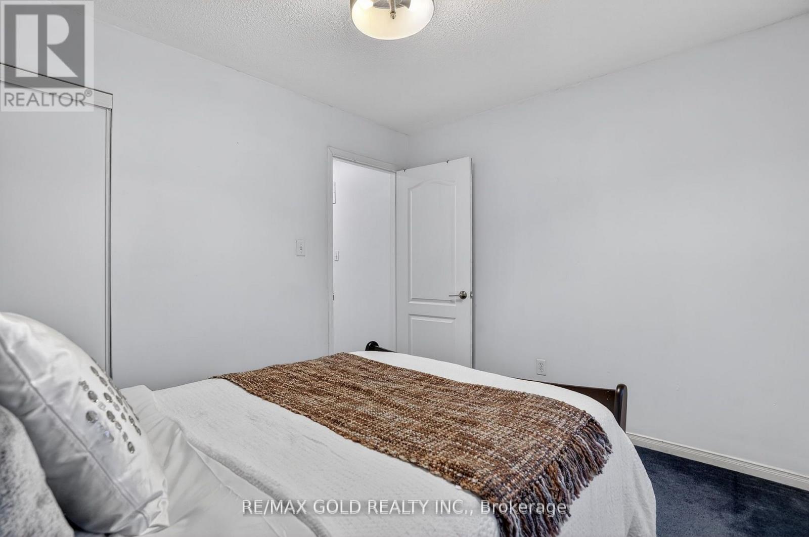 25 Spencer Drive, Brampton (Fletcher's Meadow), Ontario  L7A 2A2 - Photo 23 - W12981636