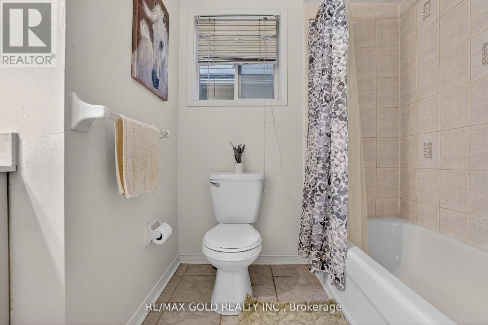 25 Spencer Drive, Brampton (Fletcher's Meadow), Ontario  L7A 2A2 - Photo 25 - W12981636