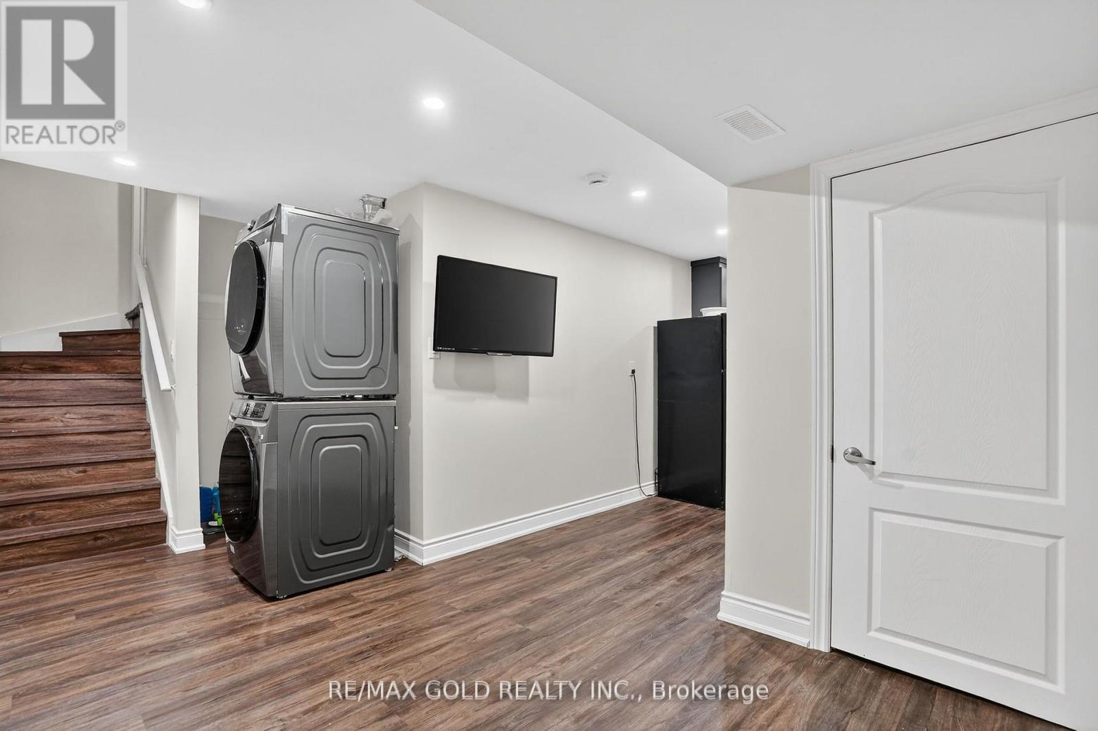 25 Spencer Drive, Brampton (Fletcher's Meadow), Ontario  L7A 2A2 - Photo 26 - W12981636