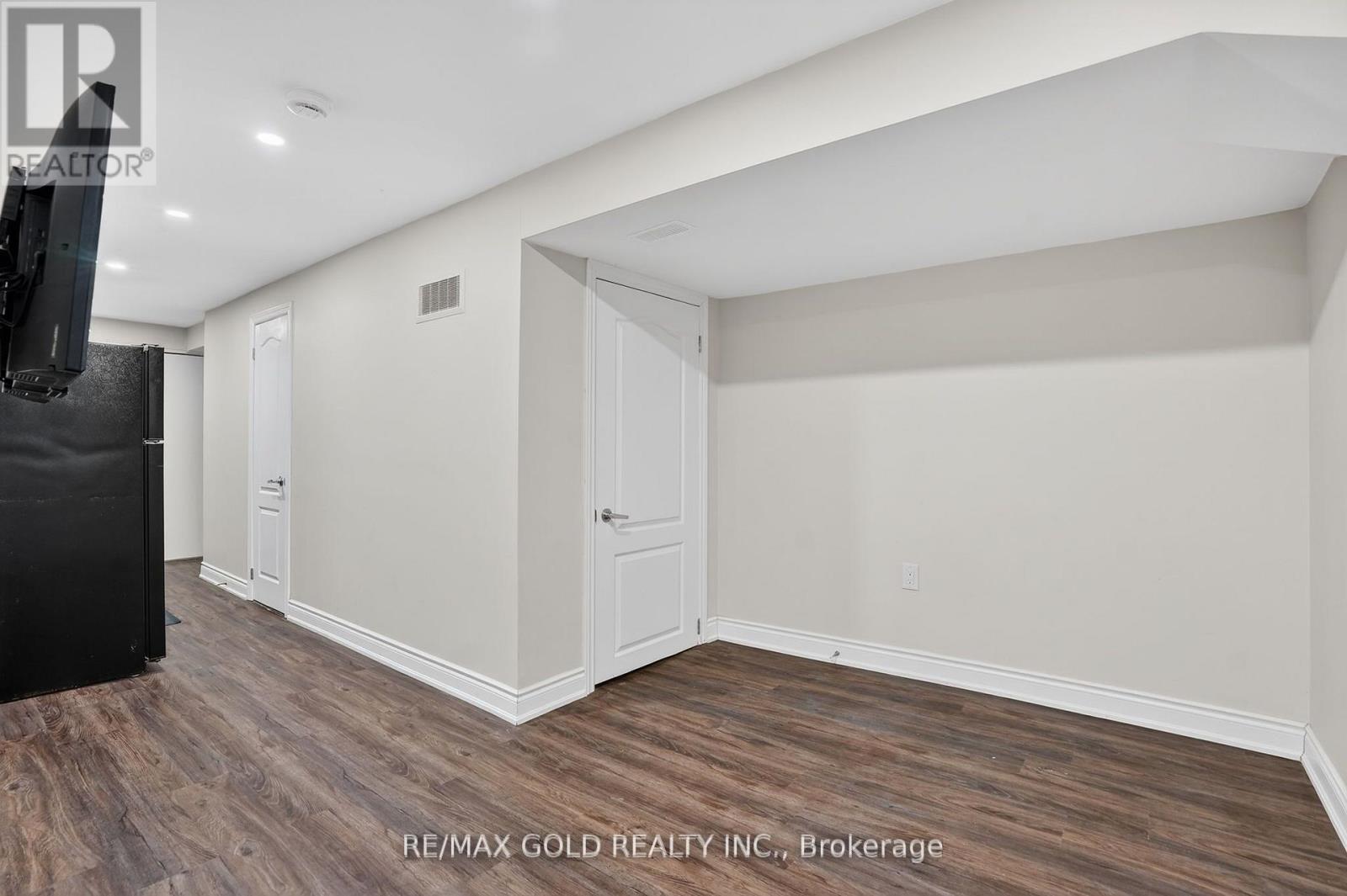 25 Spencer Drive, Brampton (Fletcher's Meadow), Ontario  L7A 2A2 - Photo 27 - W12981636