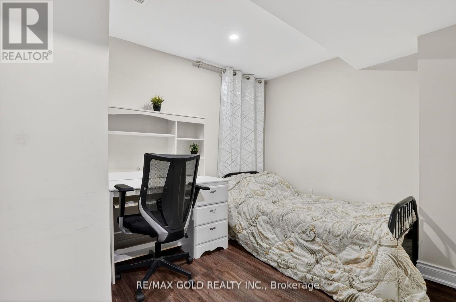 25 Spencer Drive, Brampton (Fletcher's Meadow), Ontario  L7A 2A2 - Photo 29 - W12981636