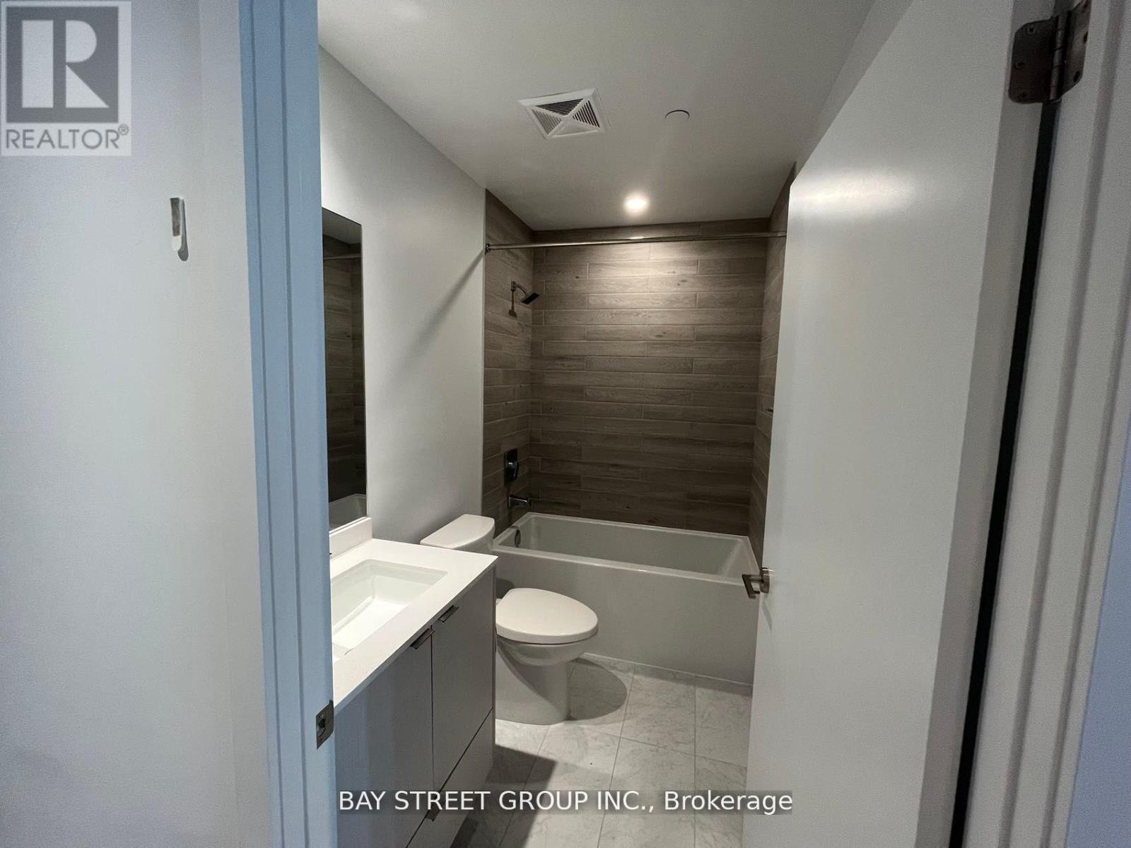 1706 - 1928 Lake Shore Boulevard W, Toronto, Ontario  M6S 0B1 - Photo 13 - W12981640